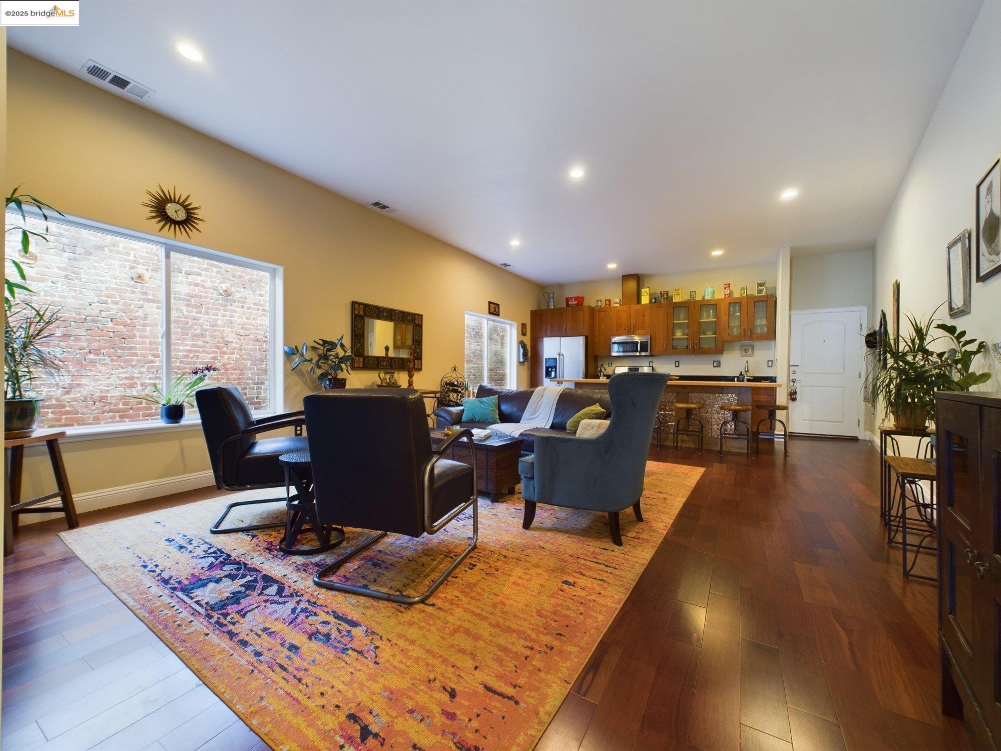 Detail Gallery Image 19 of 40 For 1488 14th St a,  Oakland,  CA 94607 - 2 Beds | 1 Baths