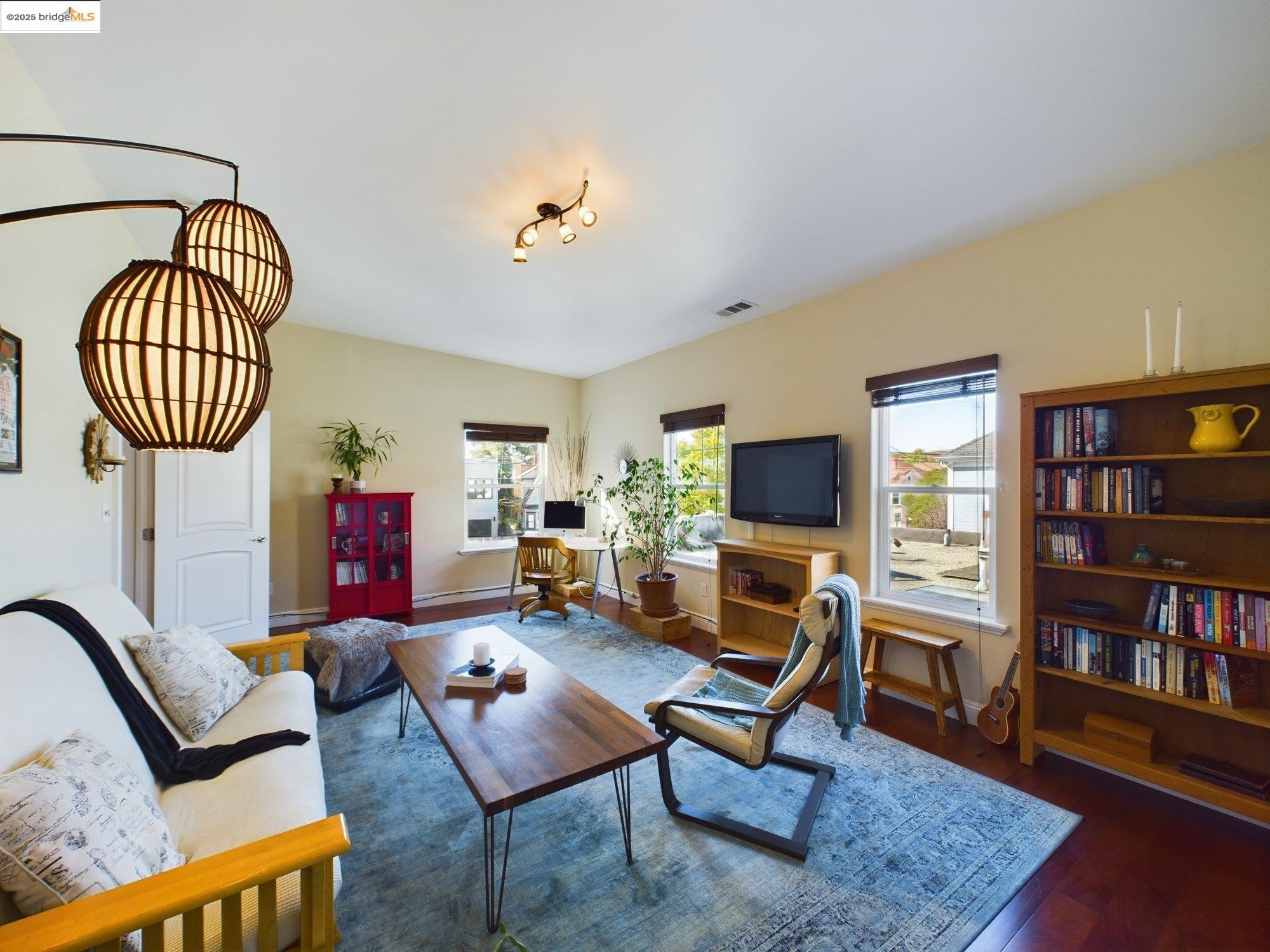 Detail Gallery Image 23 of 40 For 1488 14th St a,  Oakland,  CA 94607 - 2 Beds | 1 Baths