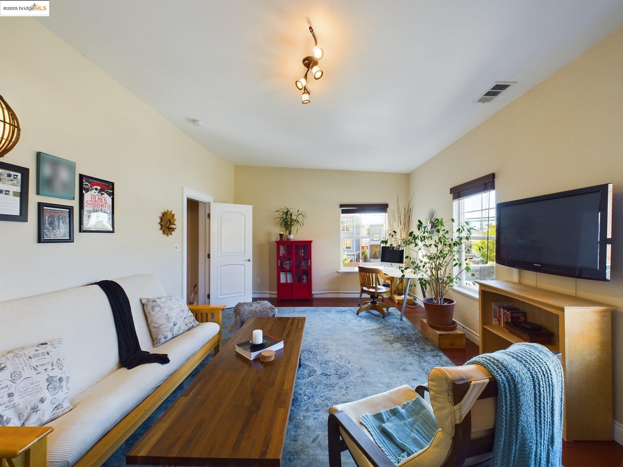 Detail Gallery Image 29 of 40 For 1488 14th St a,  Oakland,  CA 94607 - 2 Beds | 1 Baths