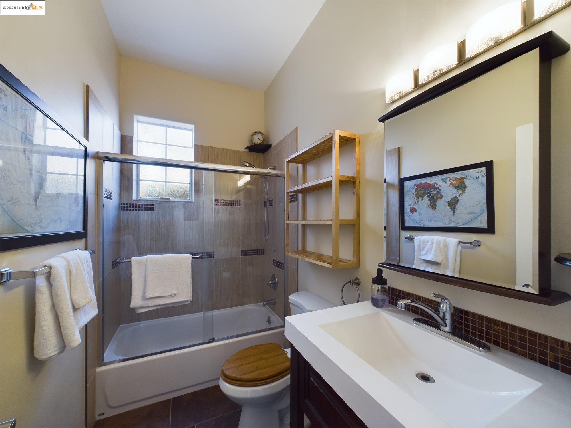 Detail Gallery Image 35 of 40 For 1488 14th St a,  Oakland,  CA 94607 - 2 Beds | 1 Baths