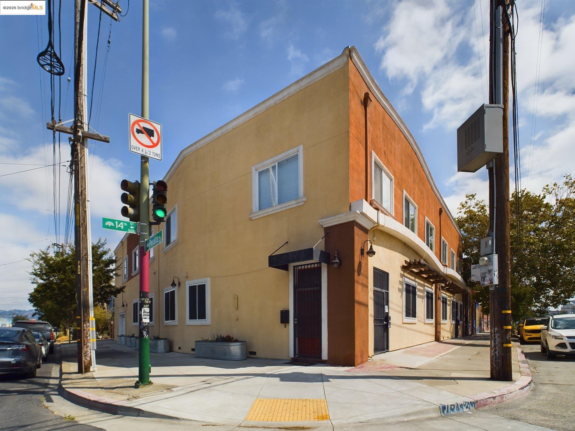 Detail Gallery Image 37 of 40 For 1488 14th St a,  Oakland,  CA 94607 - 2 Beds | 1 Baths