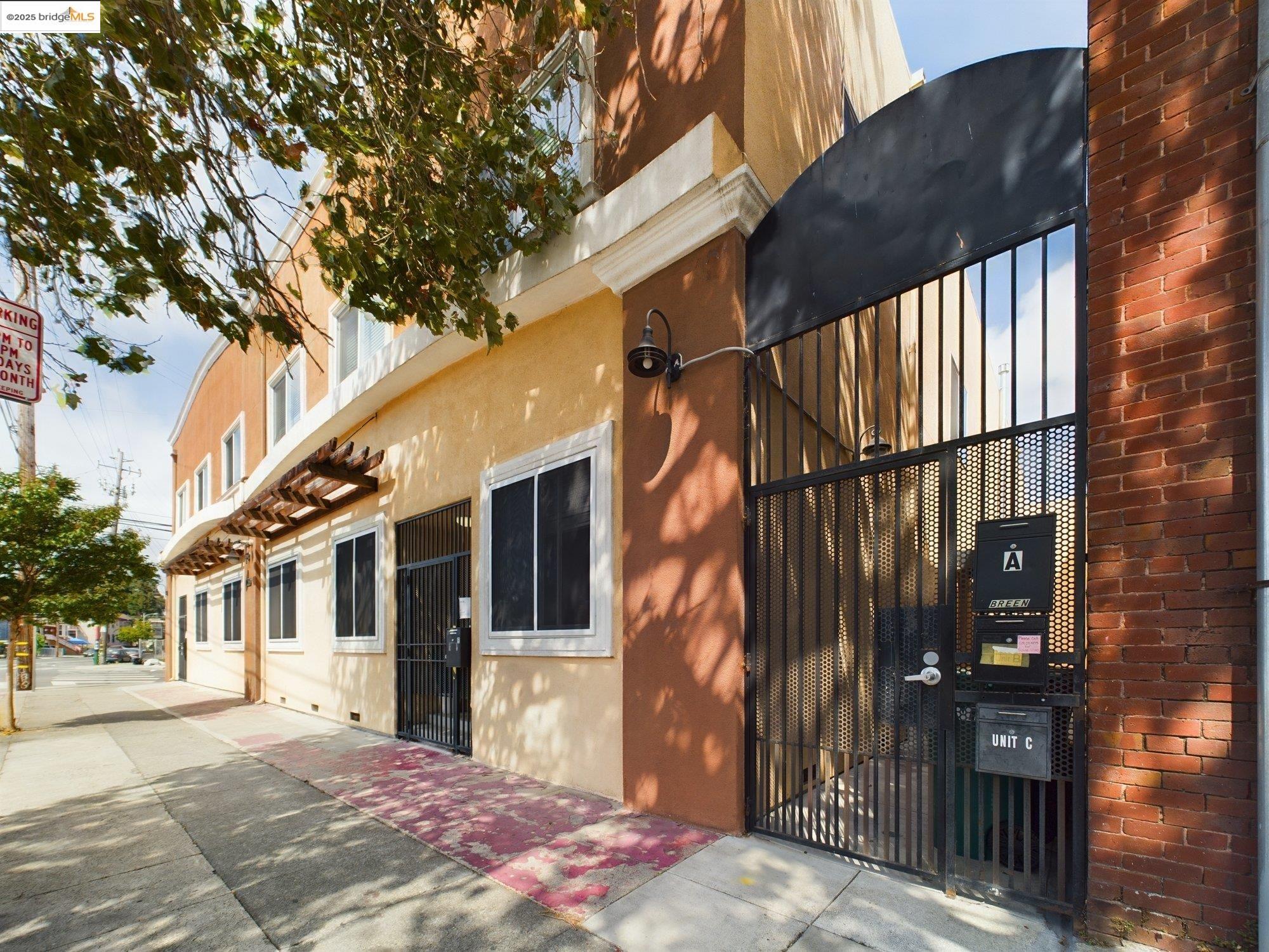 Detail Gallery Image 38 of 40 For 1488 14th St a,  Oakland,  CA 94607 - 2 Beds | 1 Baths