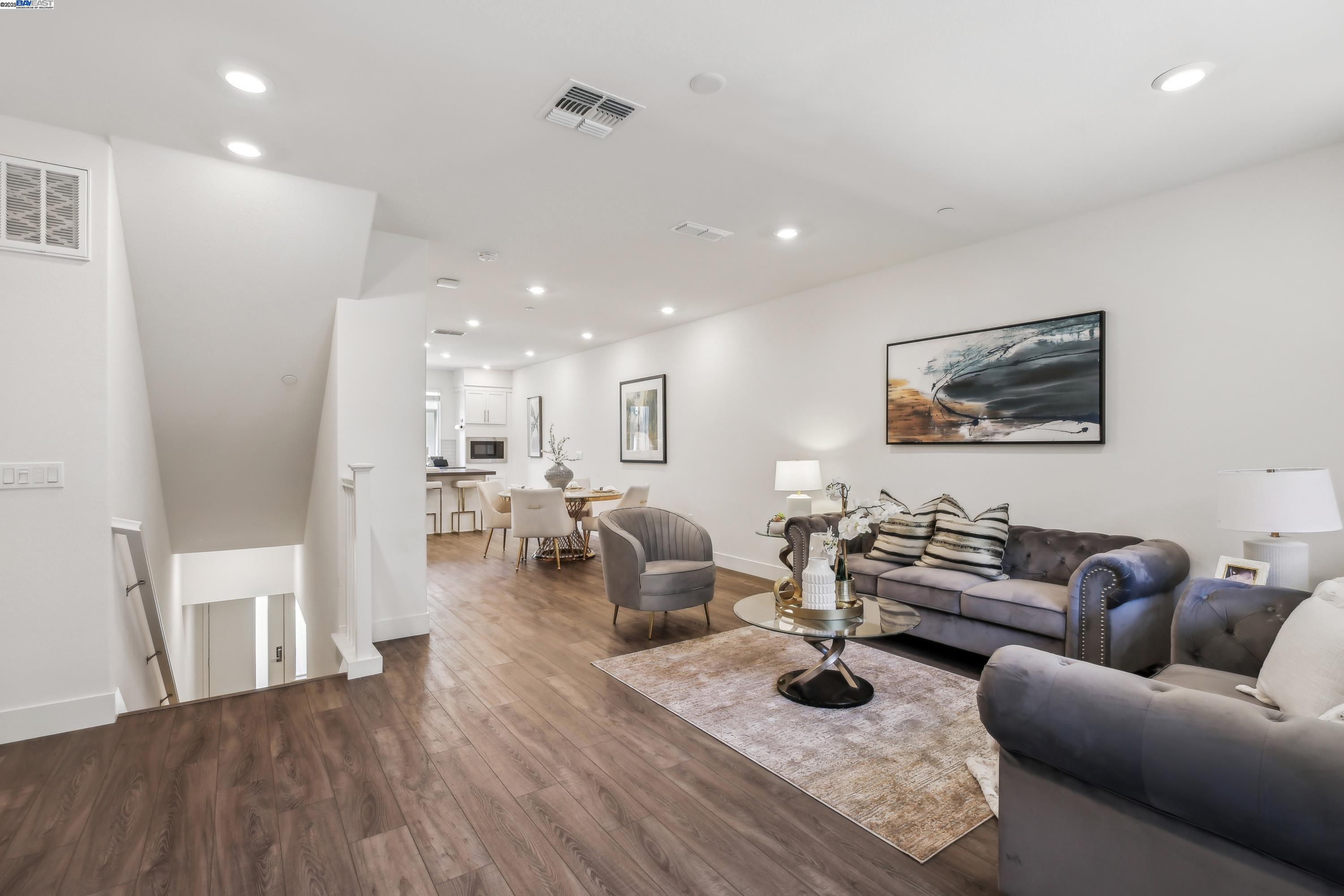 Photo #8: 41091748 Listing: Photo #8