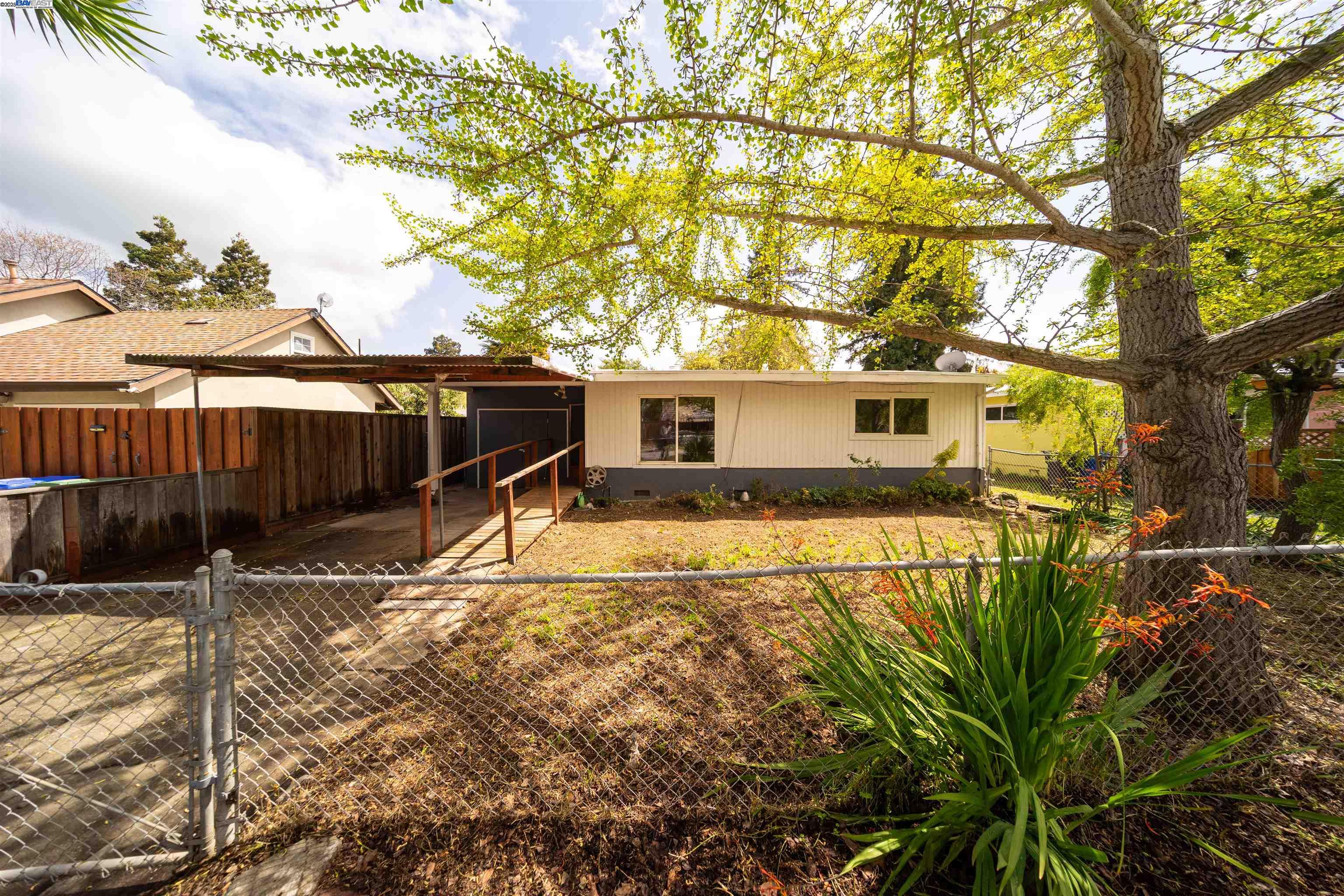 Detail Gallery Image 1 of 1 For 35541 Linda Dr, Fremont,  CA 94536 - 3 Beds | 1 Baths
