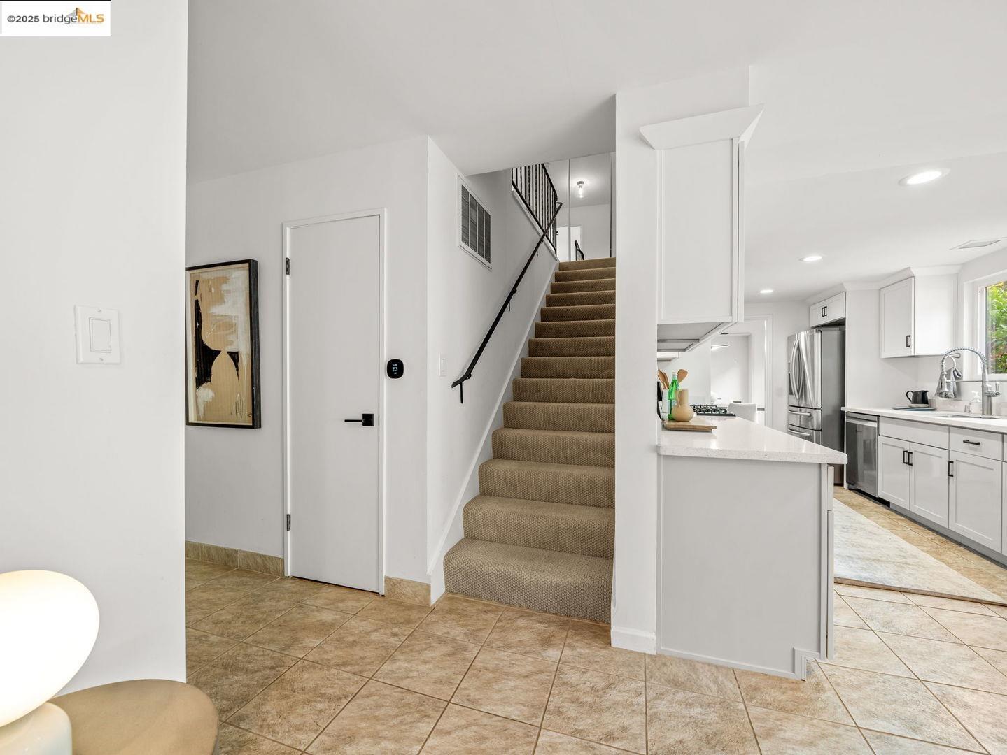 7796 Surrey LN, Oakland, California 94605, 4 Bedrooms Bedrooms, 7 Rooms Rooms,2 BathroomsBathrooms,Residential,For Sale,7796 Surrey LN,41091750