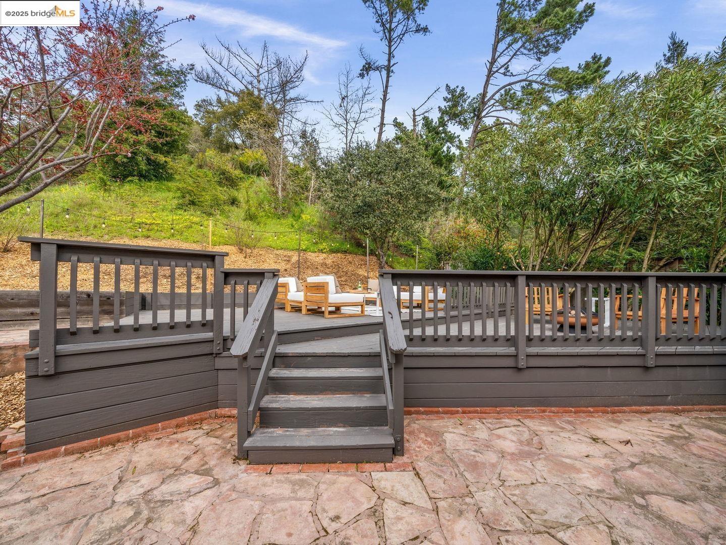 7796 Surrey LN, Oakland, California 94605, 4 Bedrooms Bedrooms, 7 Rooms Rooms,2 BathroomsBathrooms,Residential,For Sale,7796 Surrey LN,41091750