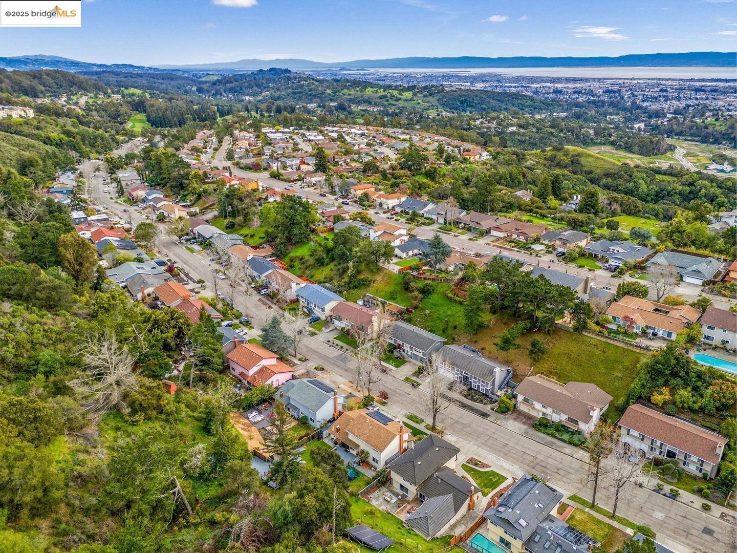 7796 Surrey LN, Oakland, California 94605, 4 Bedrooms Bedrooms, 7 Rooms Rooms,2 BathroomsBathrooms,Residential,For Sale,7796 Surrey LN,41091750