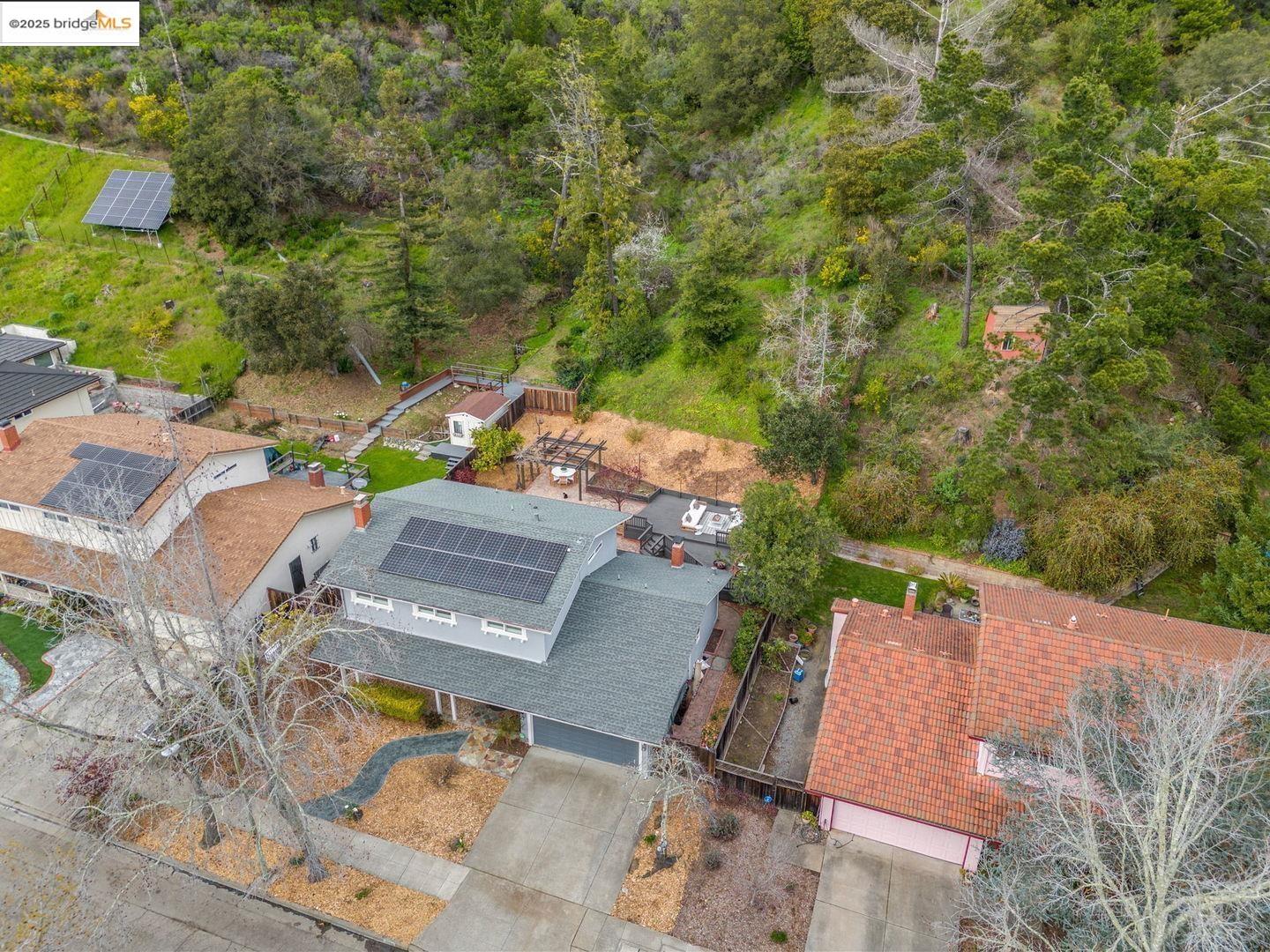 7796 Surrey LN, Oakland, California 94605, 4 Bedrooms Bedrooms, 7 Rooms Rooms,2 BathroomsBathrooms,Residential,For Sale,7796 Surrey LN,41091750