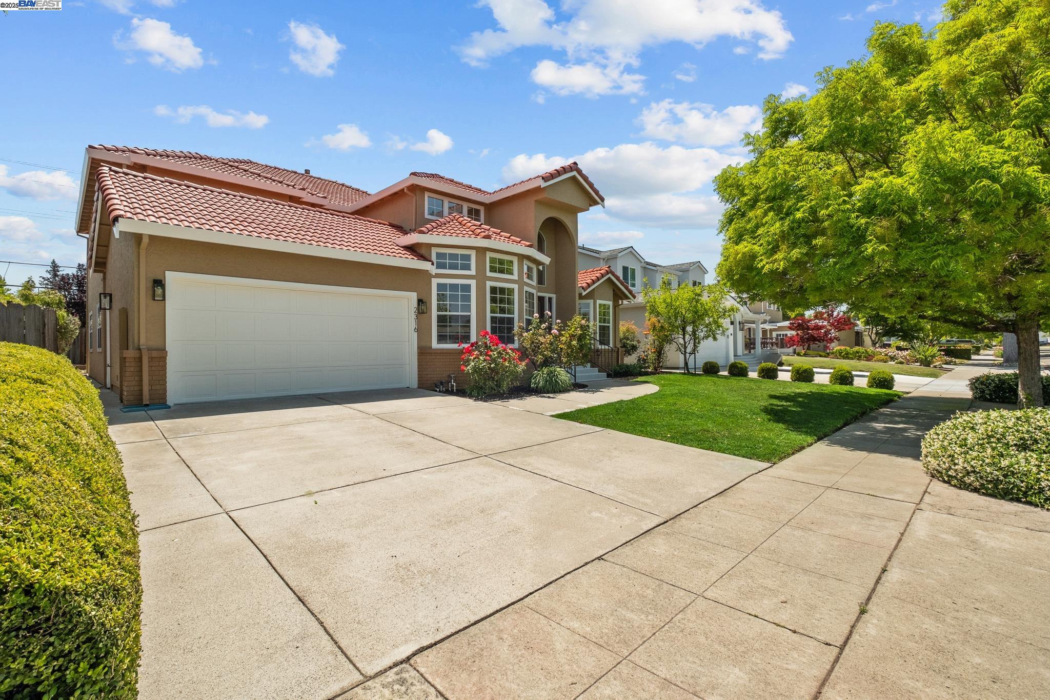 Detail Gallery Image 2 of 60 For 2316 Tulip Rd, San Jose,  CA 95128 - 4 Beds | 3 Baths
