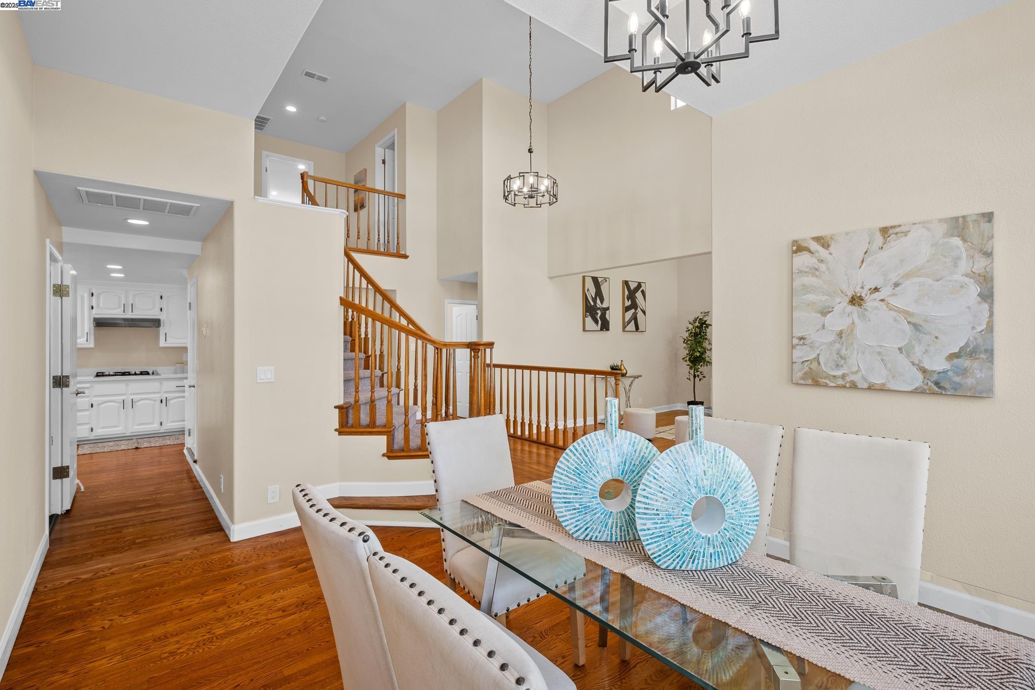 Detail Gallery Image 14 of 60 For 2316 Tulip Rd, San Jose,  CA 95128 - 4 Beds | 3 Baths