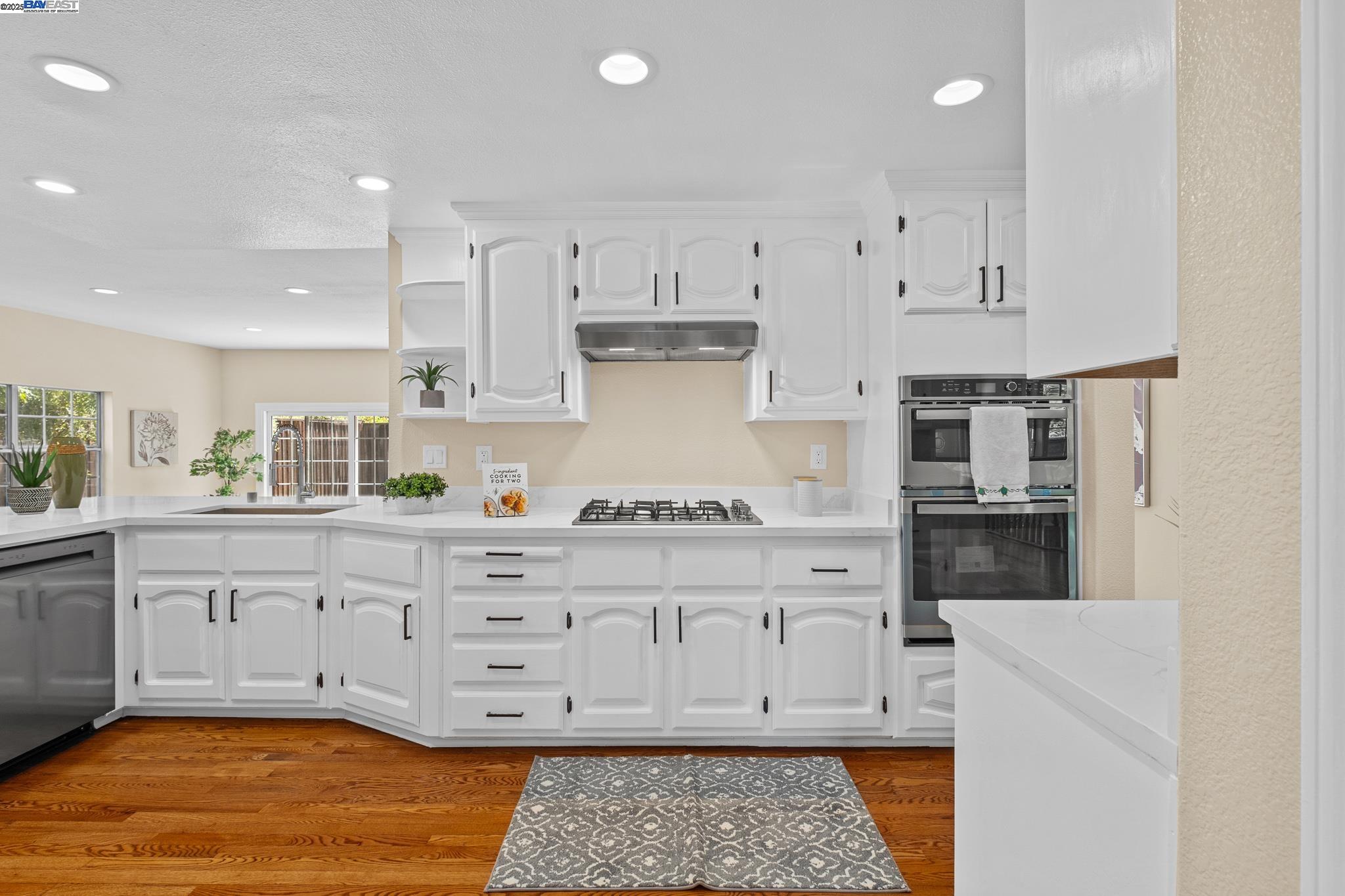 Detail Gallery Image 18 of 60 For 2316 Tulip Rd, San Jose,  CA 95128 - 4 Beds | 3 Baths