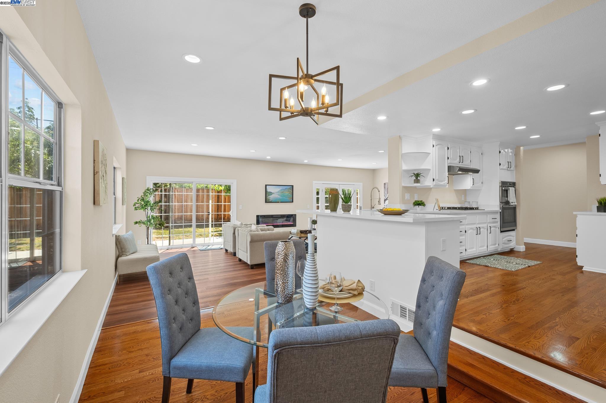 Detail Gallery Image 21 of 60 For 2316 Tulip Rd, San Jose,  CA 95128 - 4 Beds | 3 Baths