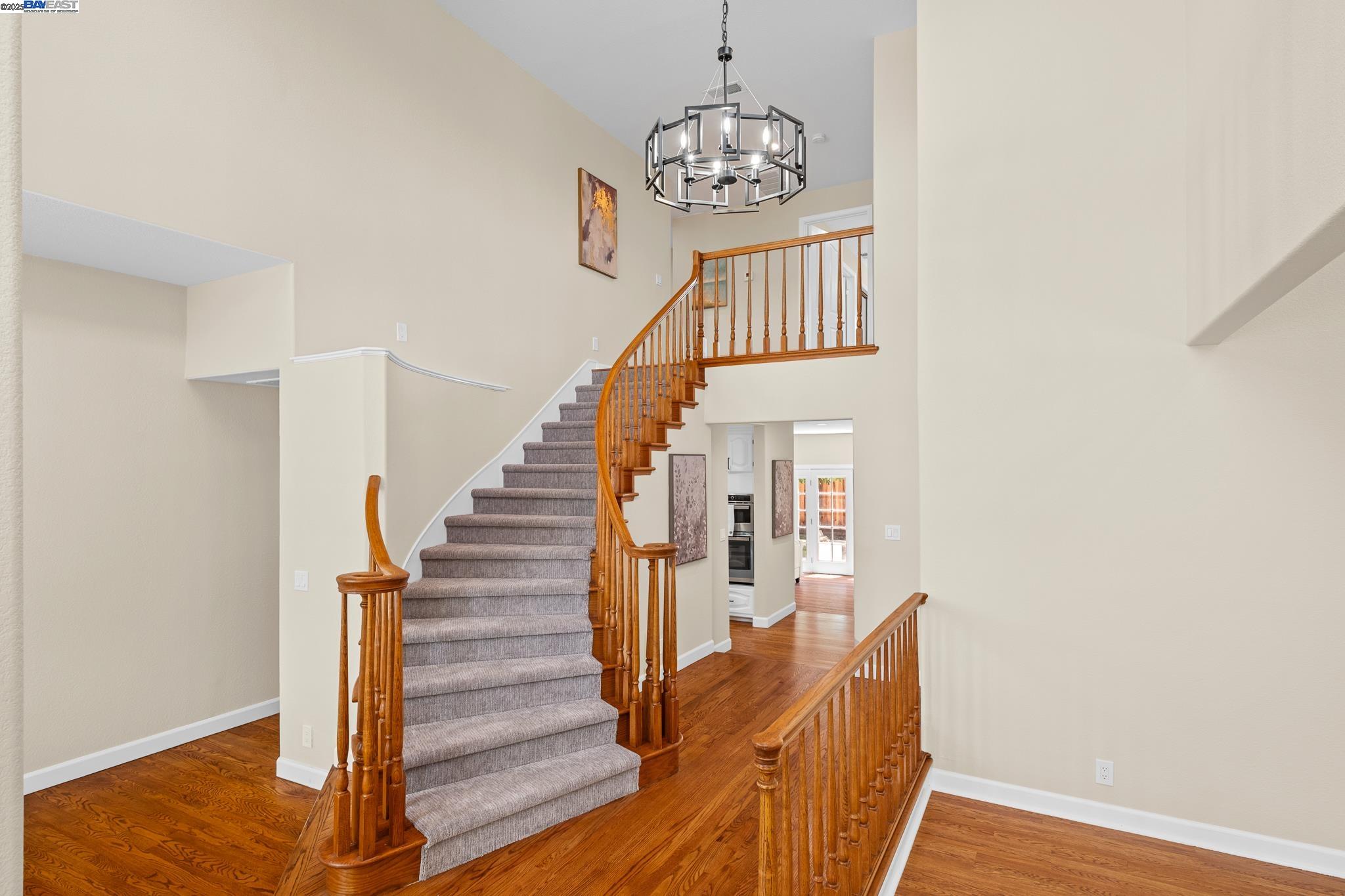Detail Gallery Image 6 of 60 For 2316 Tulip Rd, San Jose,  CA 95128 - 4 Beds | 3 Baths