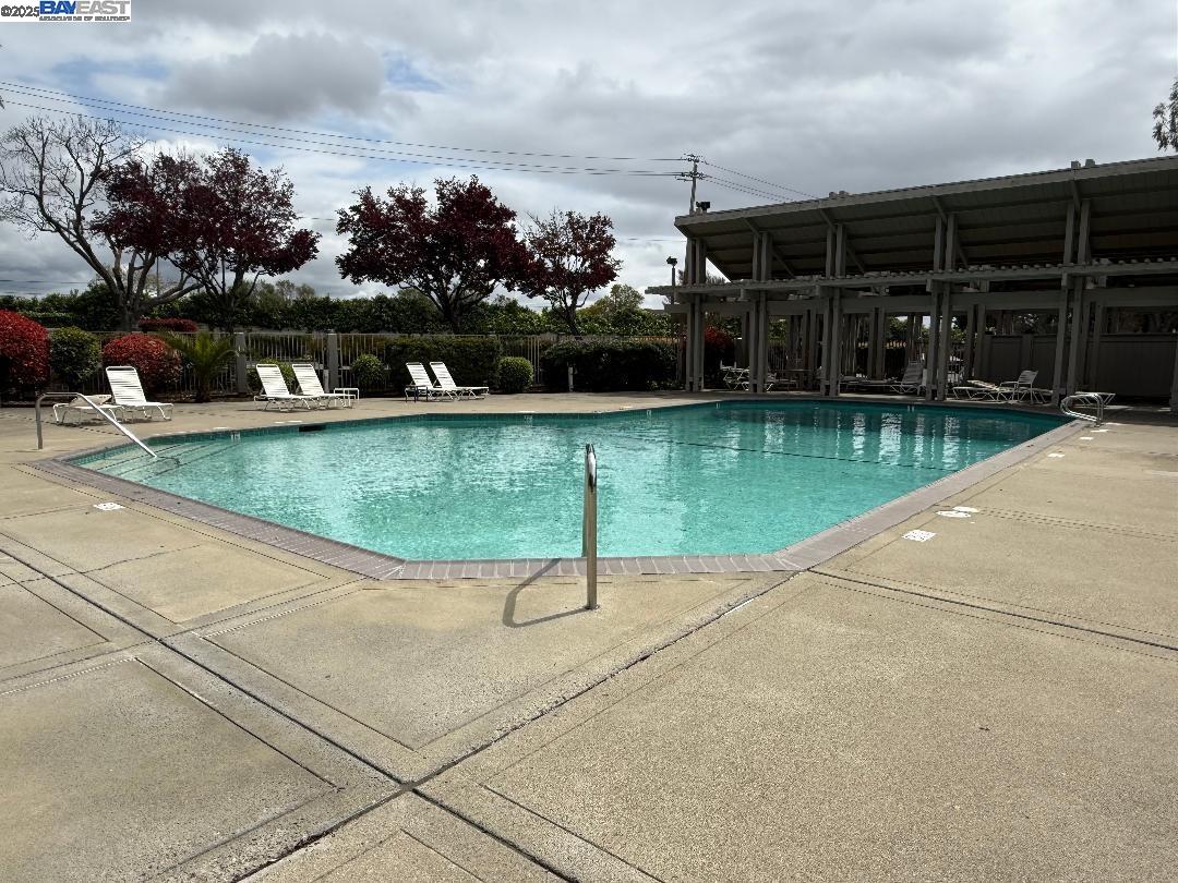 Detail Gallery Image 16 of 17 For 25850 Kay Ave #328,  Hayward,  CA 94545 - 2 Beds | 2 Baths