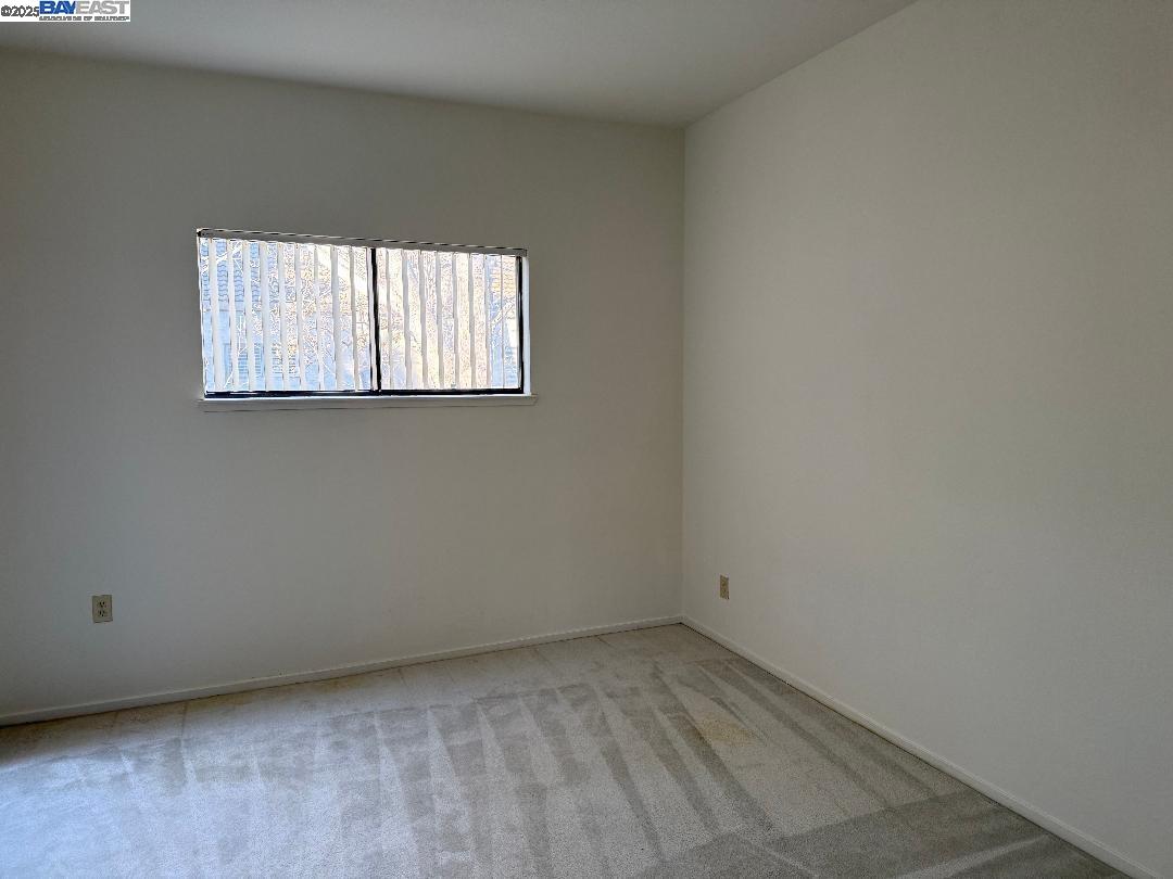 Detail Gallery Image 7 of 17 For 25850 Kay Ave #328,  Hayward,  CA 94545 - 2 Beds | 2 Baths