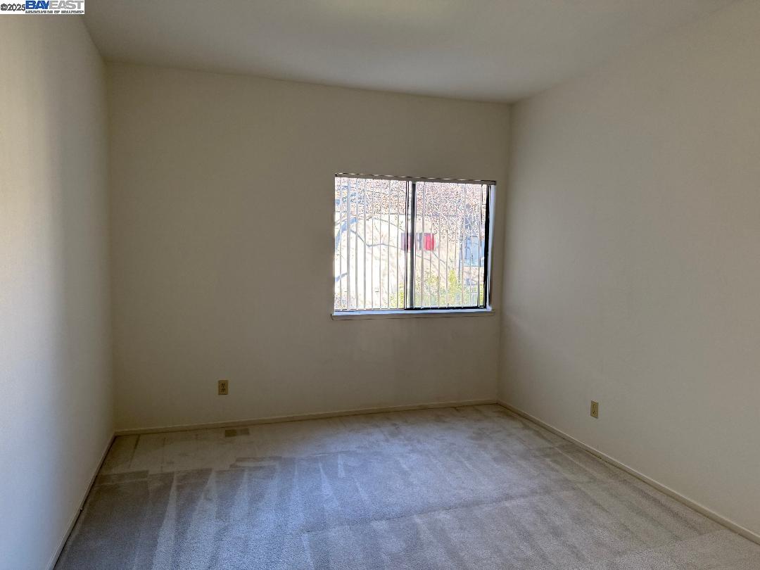 Detail Gallery Image 9 of 17 For 25850 Kay Ave #328,  Hayward,  CA 94545 - 2 Beds | 2 Baths