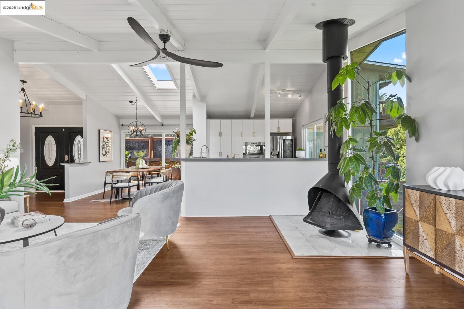 6533 Chelton DR, Oakland, California 94611, 4 Bedrooms Bedrooms, 11 Rooms Rooms,3 BathroomsBathrooms,Residential,For Sale,6533 Chelton DR,41091798