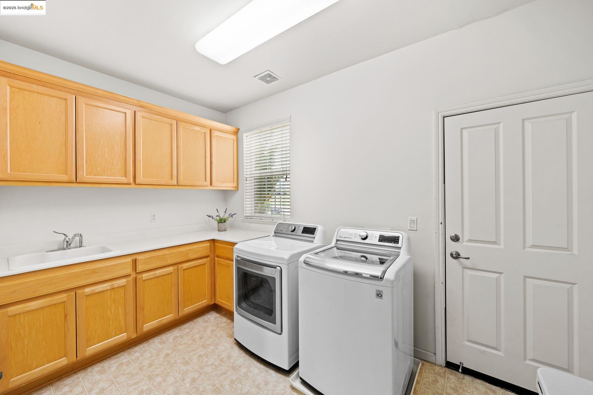 Detail Gallery Image 13 of 42 For 2308 Windy Springs Ln, Brentwood,  CA 94513 - 5 Beds | 4 Baths