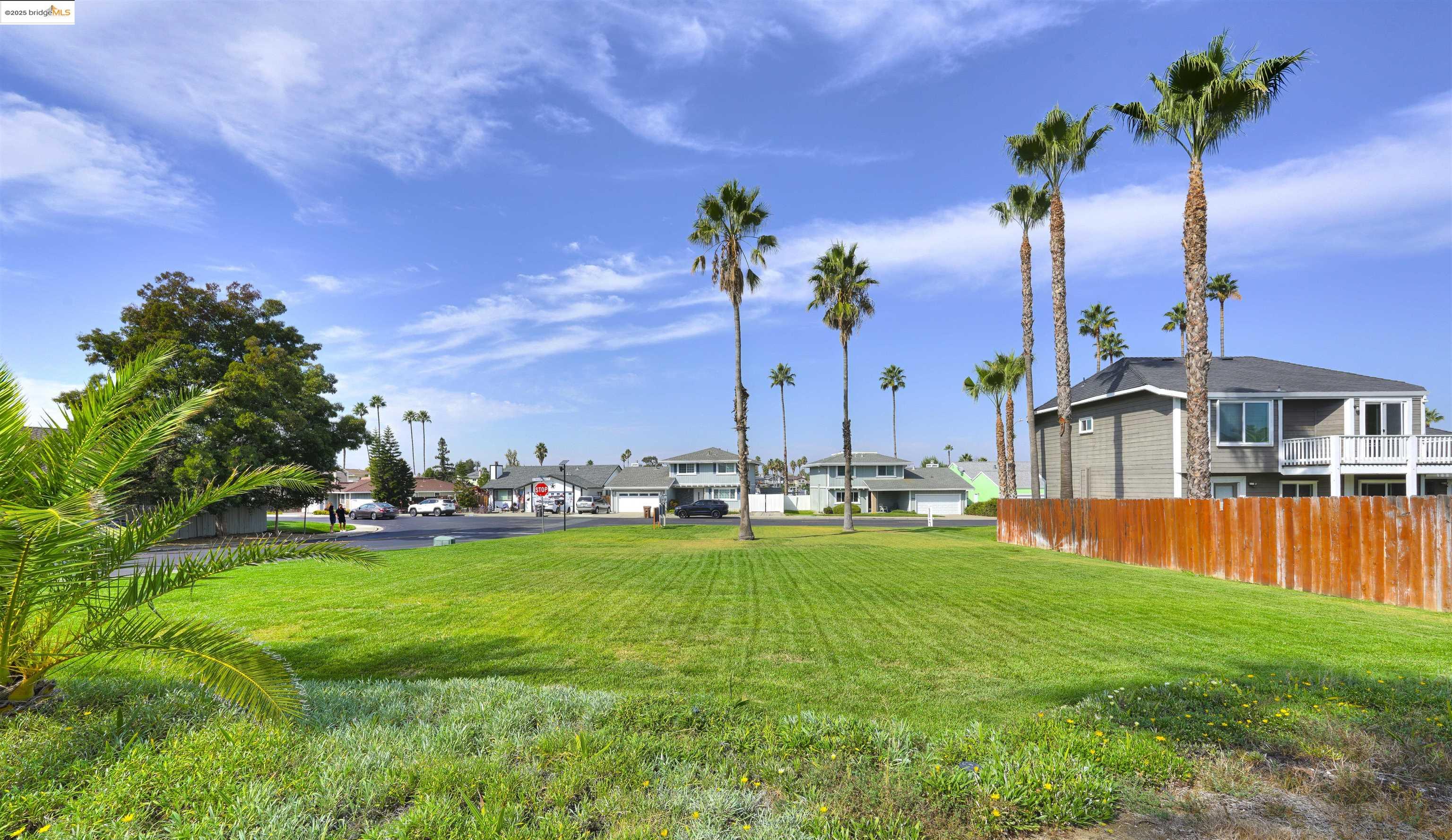 Detail Gallery Image 4 of 10 For 1609 Willow Lake Rd, Discovery Bay,  CA 94505 - – Beds | – Baths