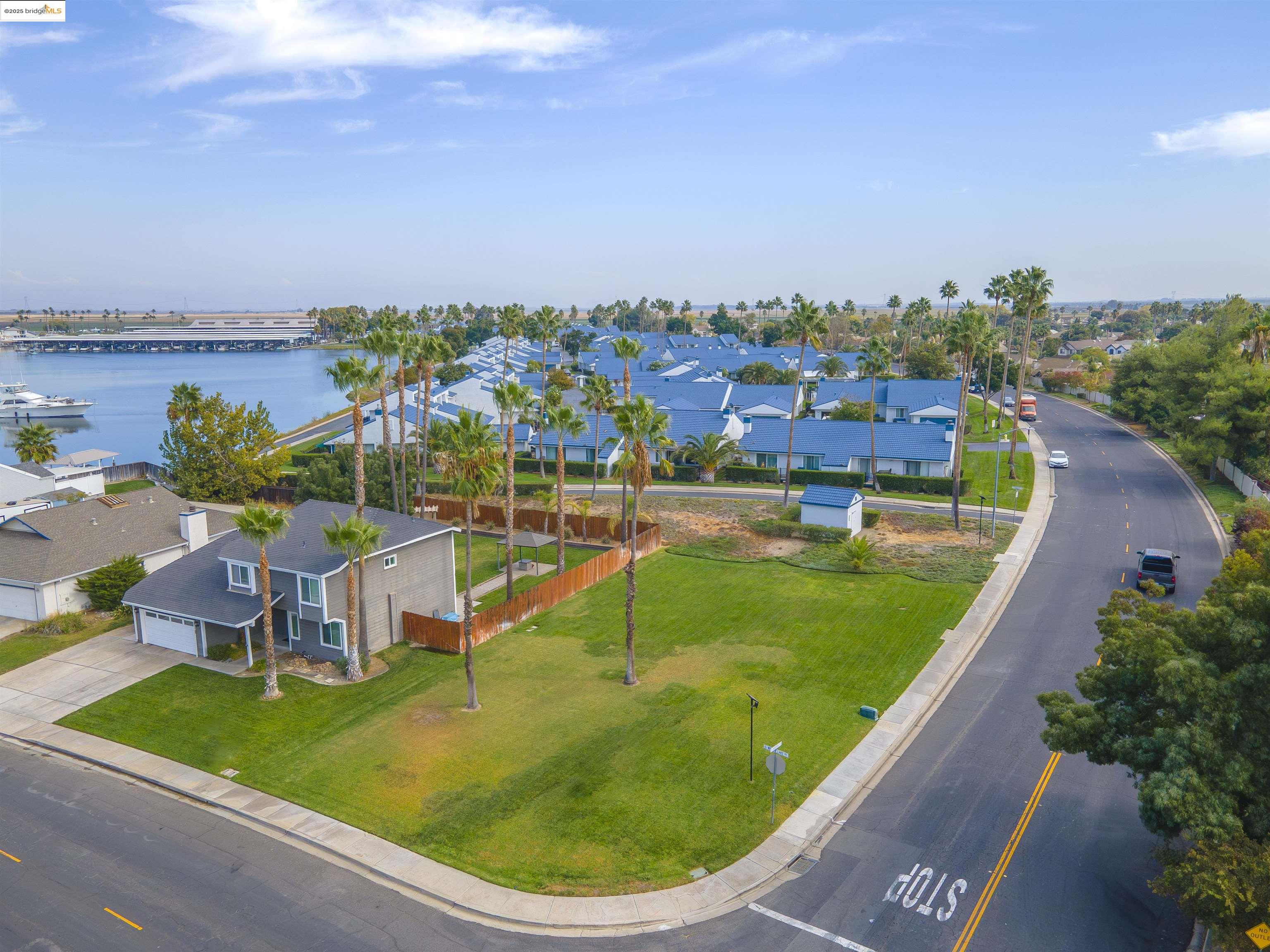 Detail Gallery Image 5 of 10 For 1609 Willow Lake Rd, Discovery Bay,  CA 94505 - – Beds | – Baths