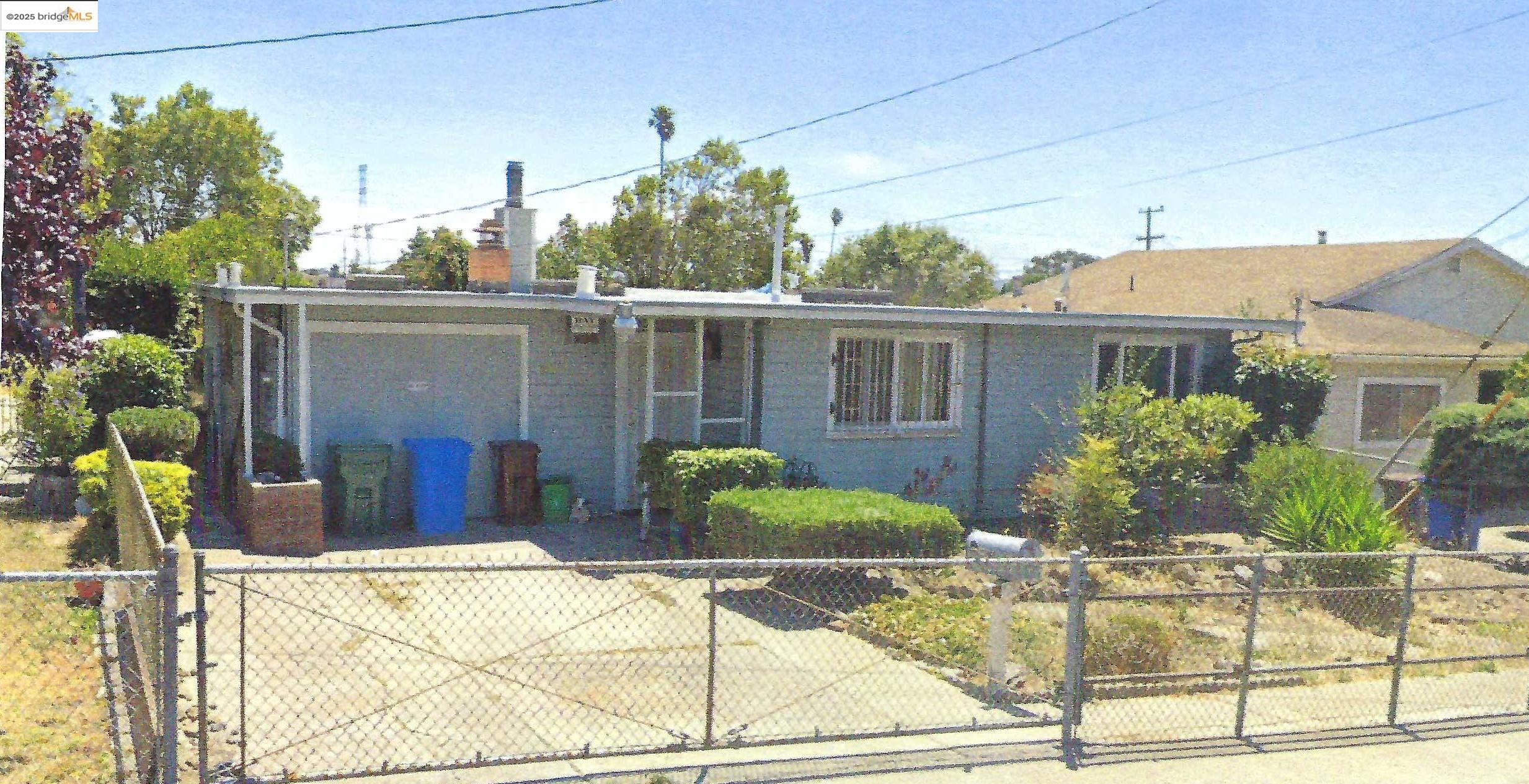 Detail Gallery Image 1 of 16 For 800 Payne Dr, Richmond,  CA 94806 - 2 Beds | 2 Baths