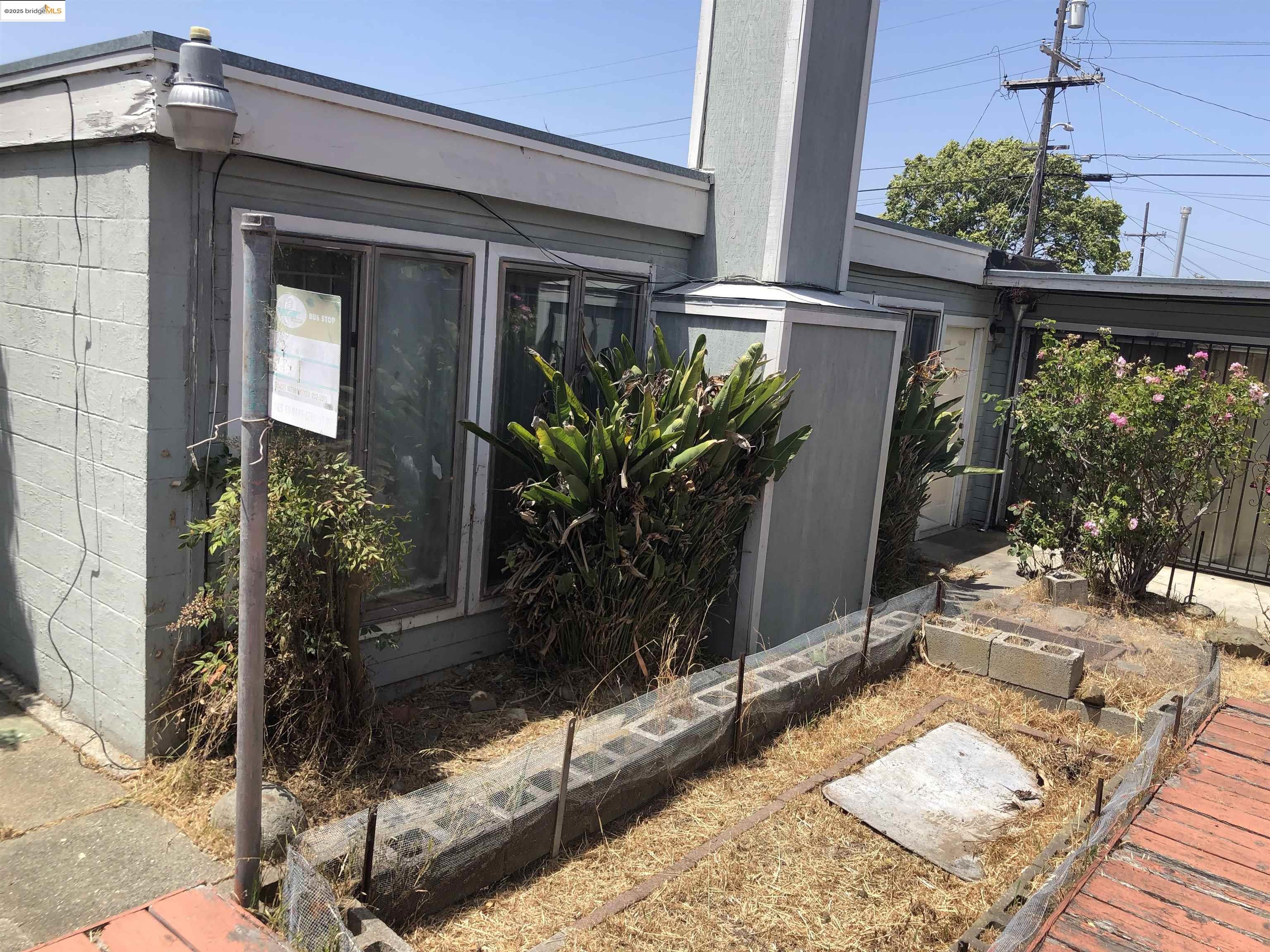 Detail Gallery Image 14 of 16 For 800 Payne Dr, Richmond,  CA 94806 - 2 Beds | 2 Baths