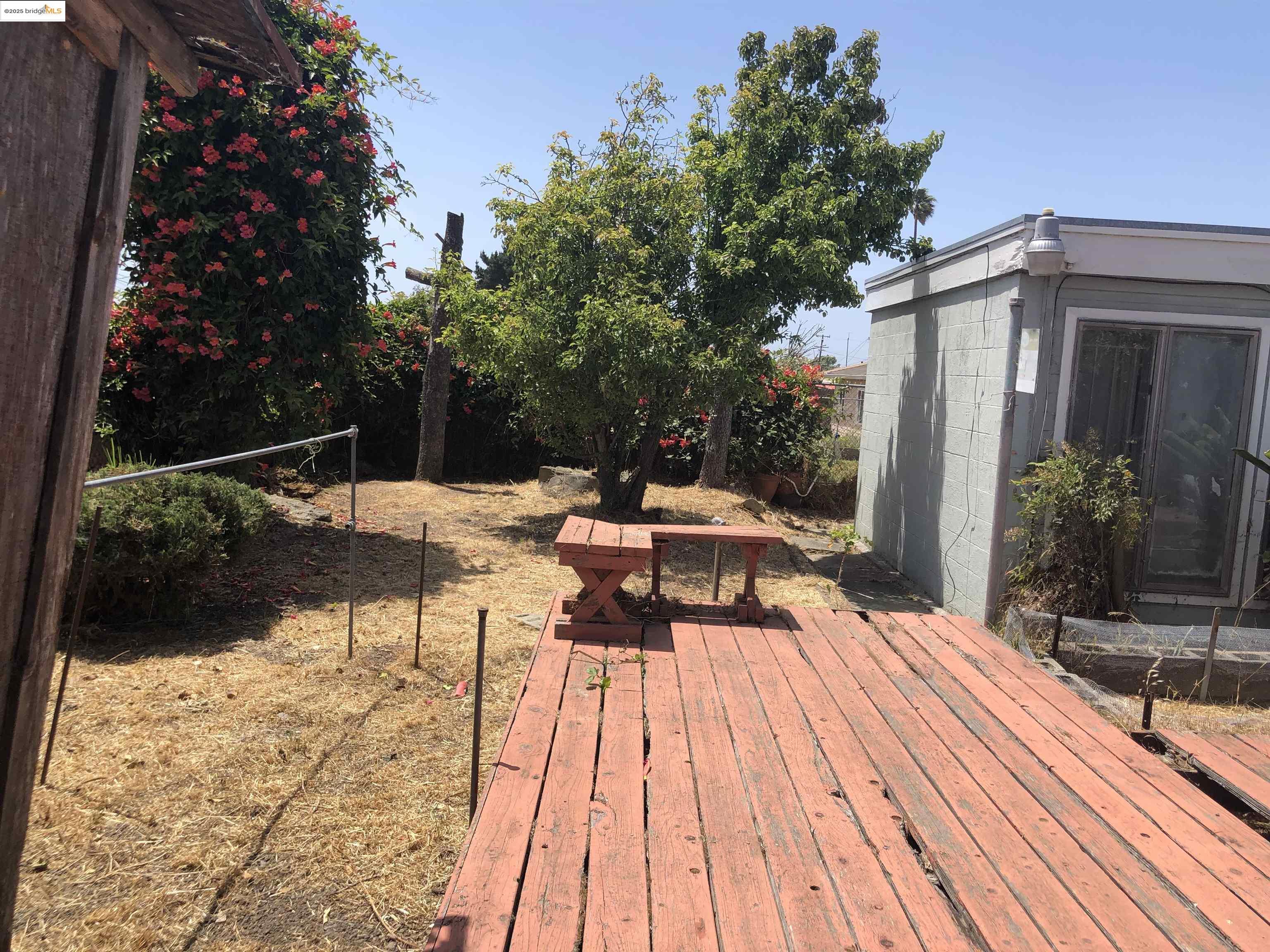 Detail Gallery Image 15 of 16 For 800 Payne Dr, Richmond,  CA 94806 - 2 Beds | 2 Baths