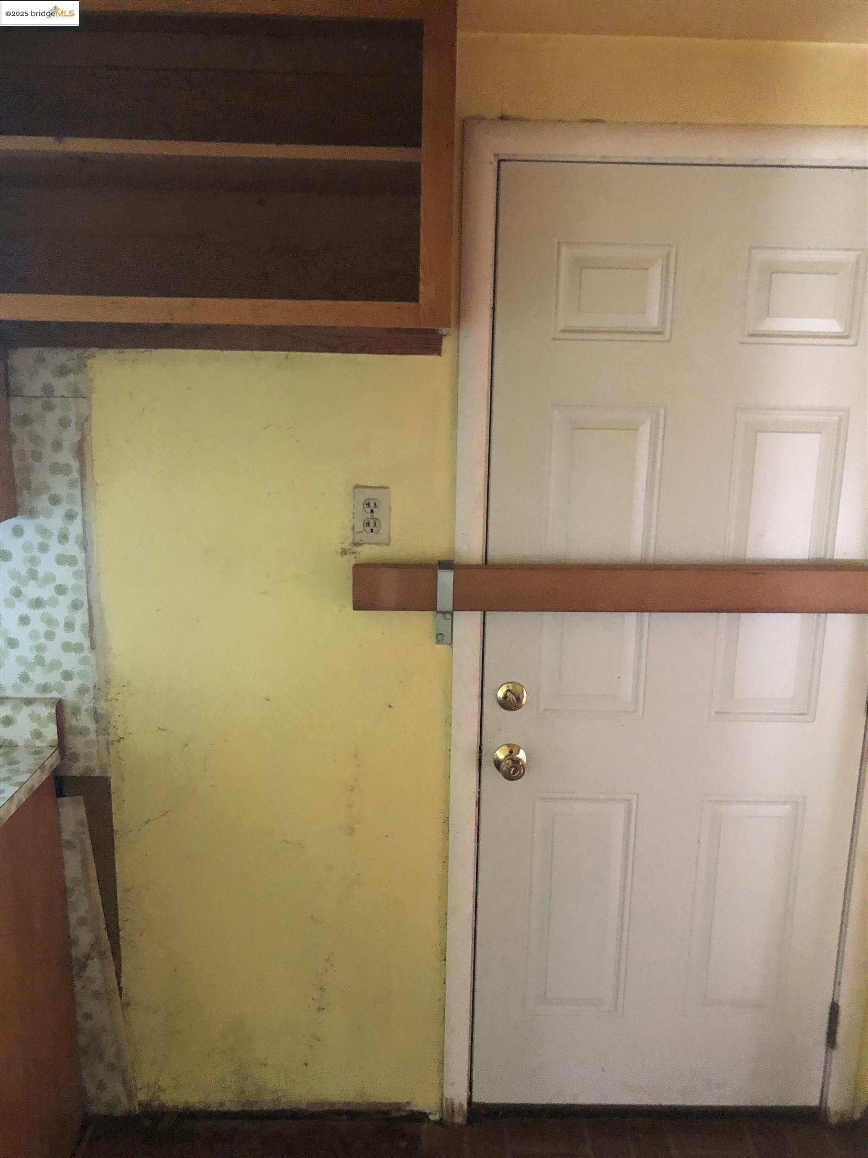 Detail Gallery Image 9 of 16 For 800 Payne Dr, Richmond,  CA 94806 - 2 Beds | 2 Baths