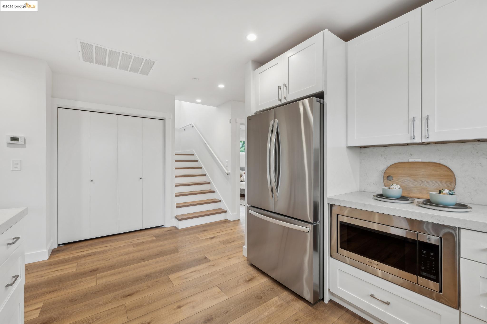Detail Gallery Image 12 of 60 For 667 & 667a Alcatraz Ave, Oakland,  CA 94609 - – Beds | – Baths