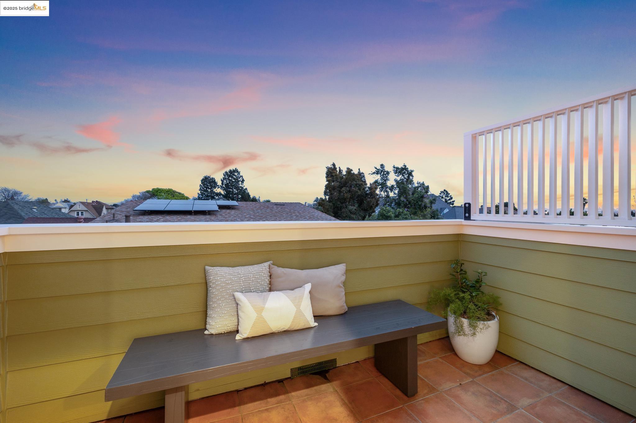 Detail Gallery Image 20 of 60 For 667 & 667a Alcatraz Ave, Oakland,  CA 94609 - – Beds | – Baths