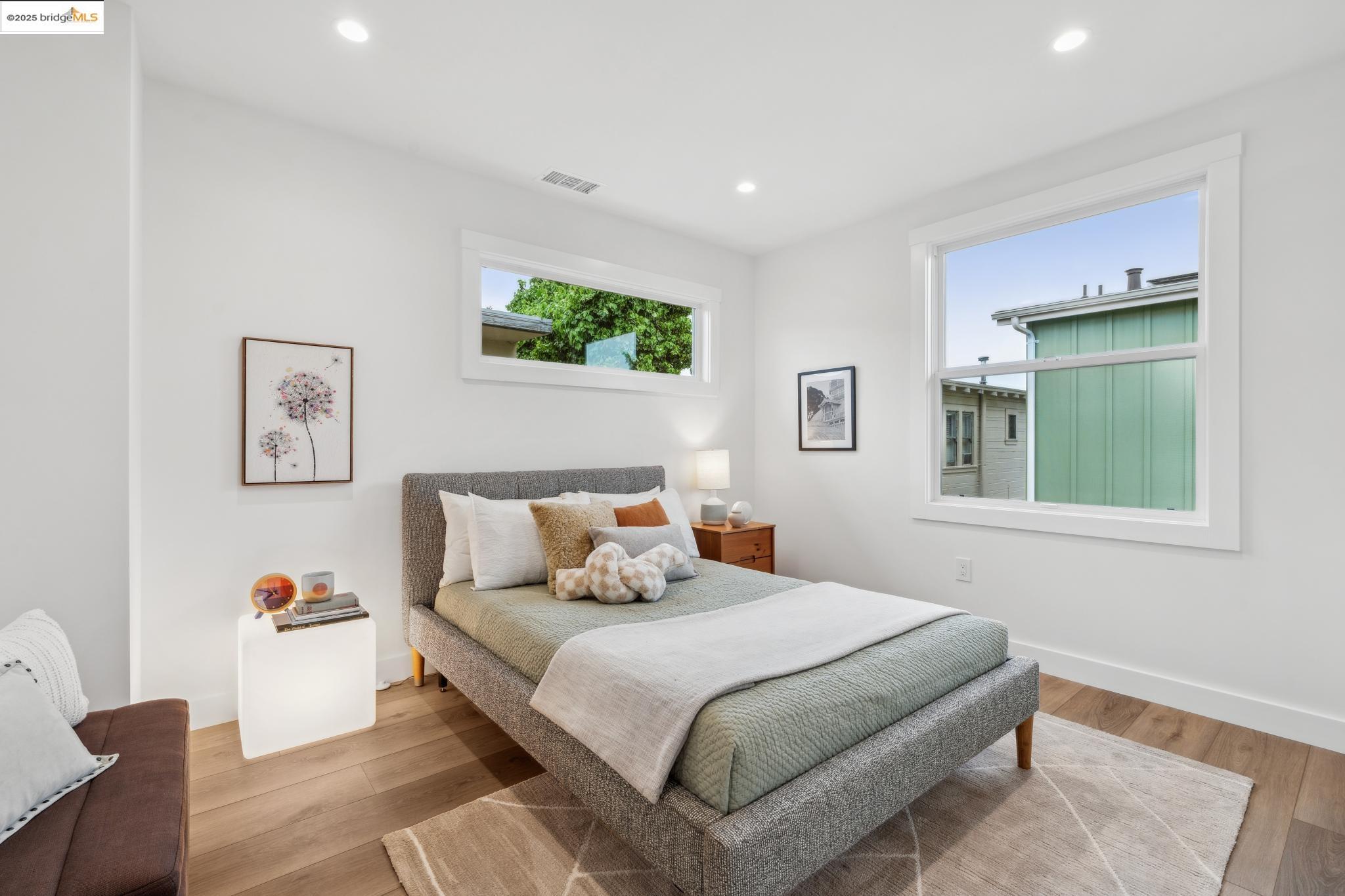 Detail Gallery Image 25 of 60 For 667 & 667a Alcatraz Ave, Oakland,  CA 94609 - – Beds | – Baths