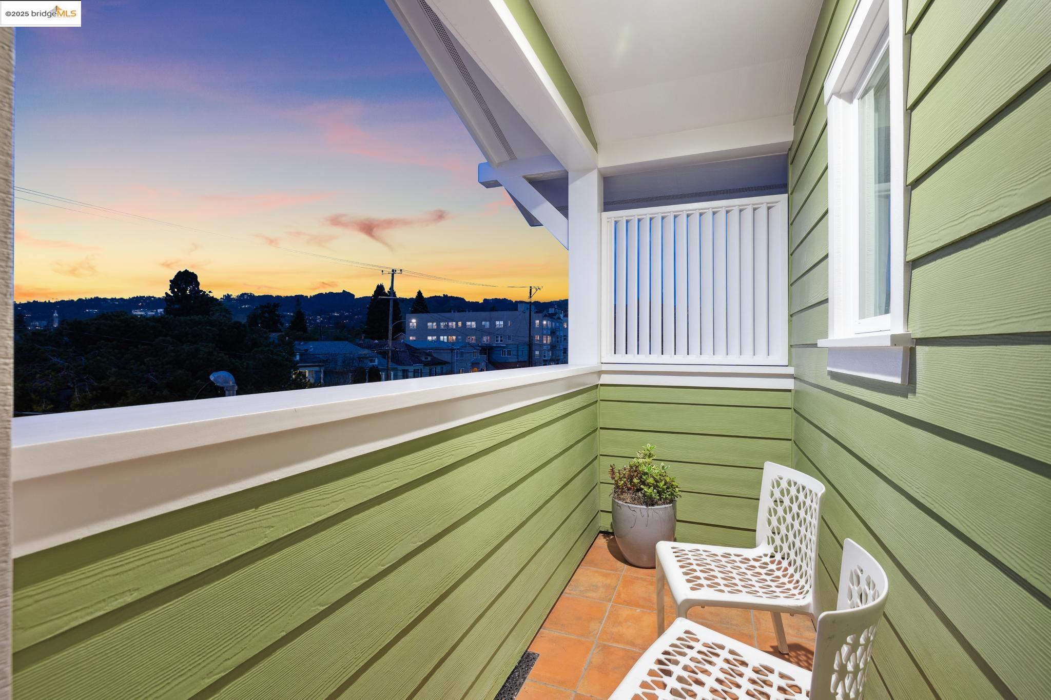 Detail Gallery Image 31 of 60 For 667 & 667a Alcatraz Ave, Oakland,  CA 94609 - – Beds | – Baths