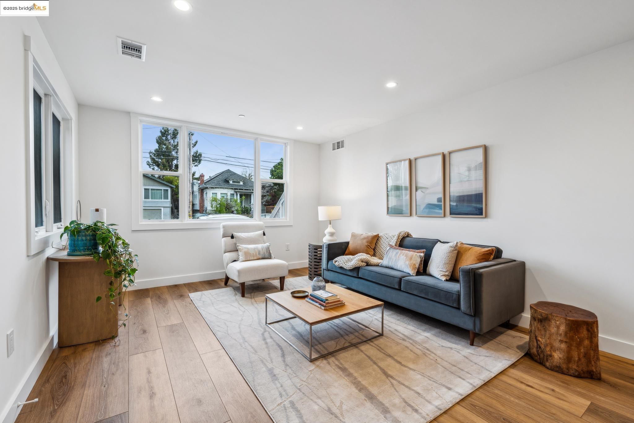 Detail Gallery Image 35 of 60 For 667 & 667a Alcatraz Ave, Oakland,  CA 94609 - – Beds | – Baths
