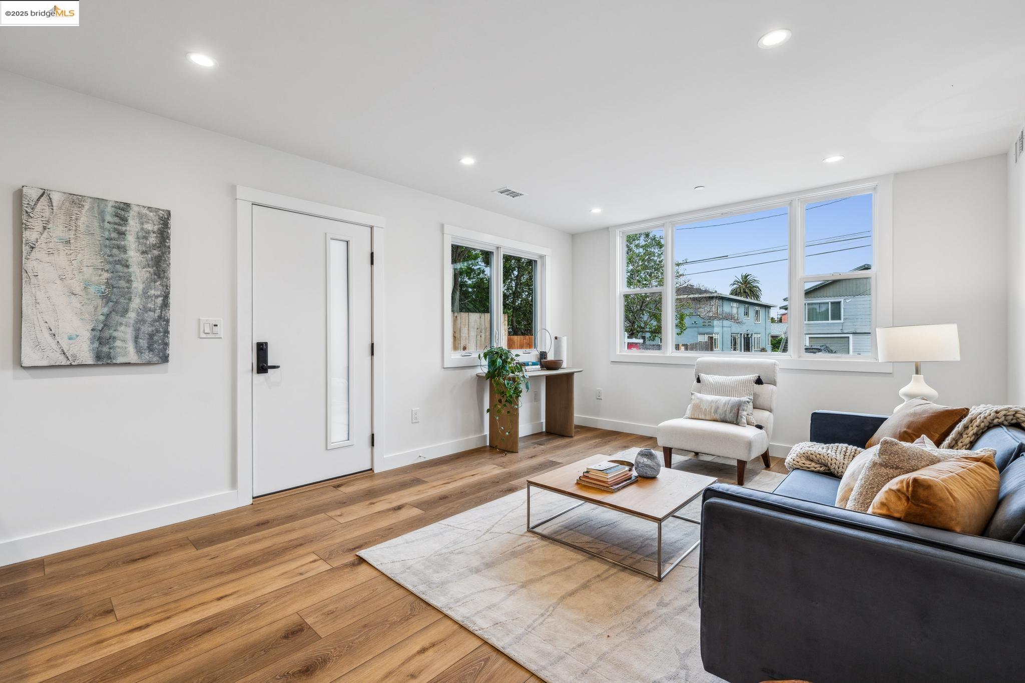 Detail Gallery Image 36 of 60 For 667 & 667a Alcatraz Ave, Oakland,  CA 94609 - – Beds | – Baths