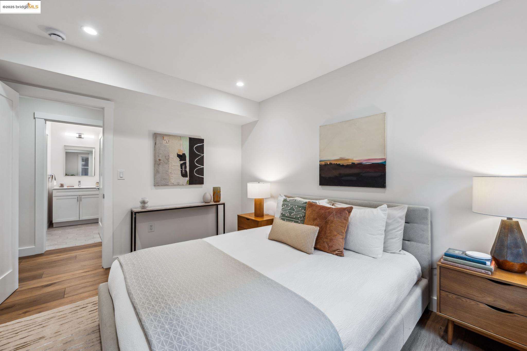 Detail Gallery Image 47 of 60 For 667 & 667a Alcatraz Ave, Oakland,  CA 94609 - – Beds | – Baths