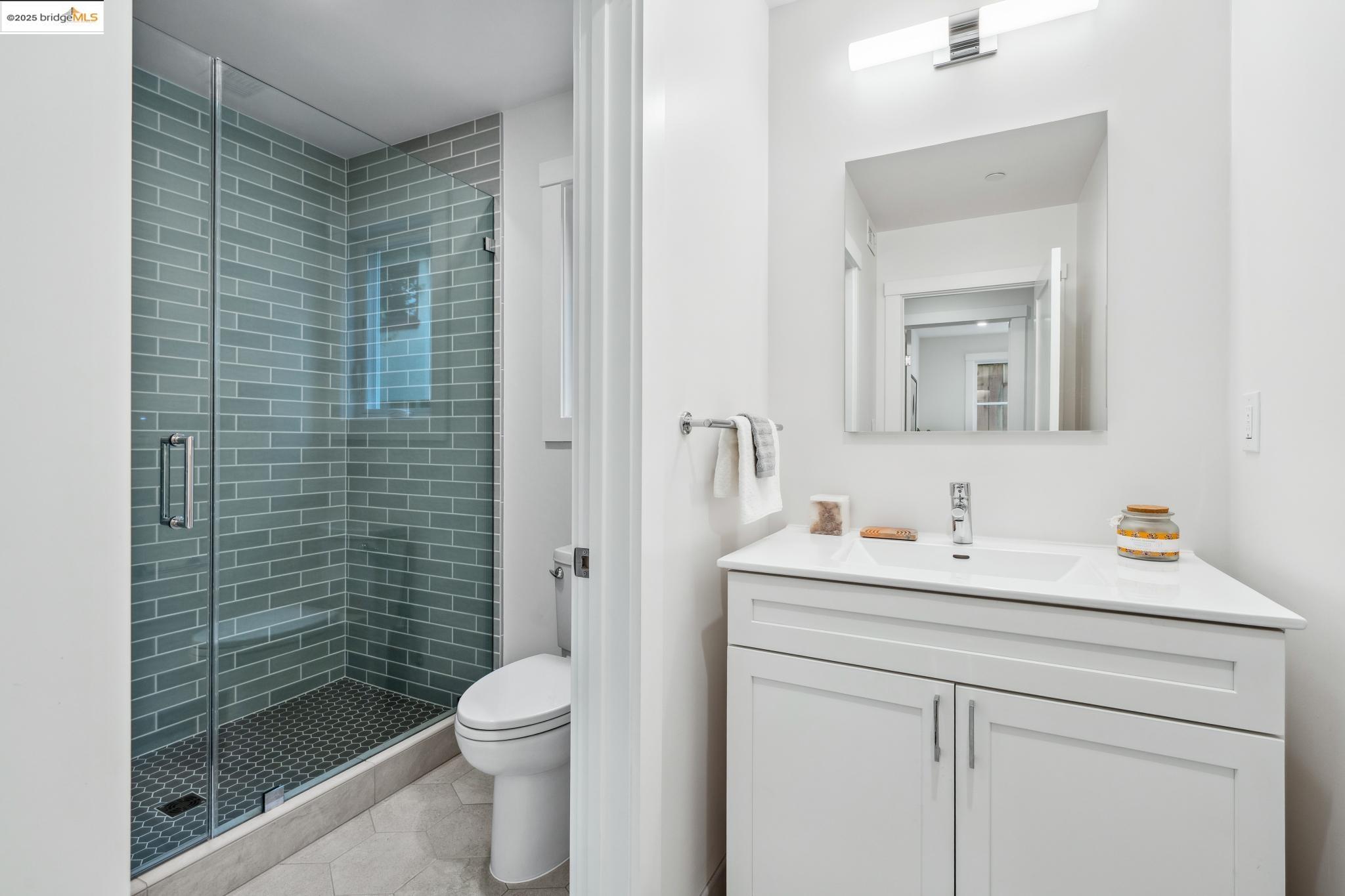 Detail Gallery Image 48 of 60 For 667 & 667a Alcatraz Ave, Oakland,  CA 94609 - – Beds | – Baths