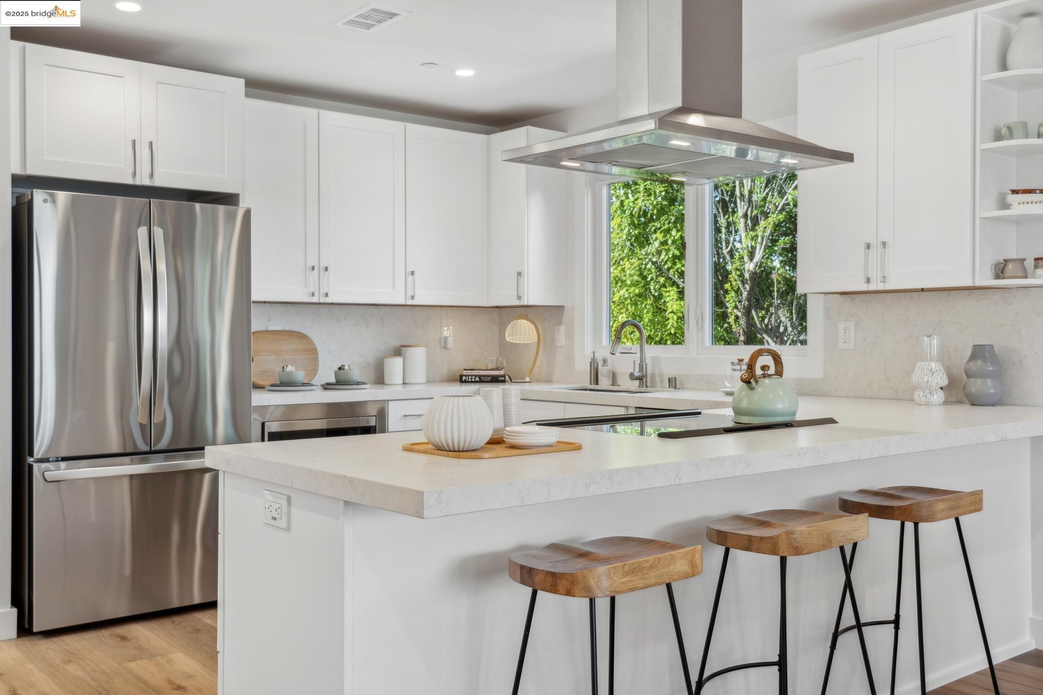 Detail Gallery Image 9 of 60 For 667 & 667a Alcatraz Ave, Oakland,  CA 94609 - – Beds | – Baths