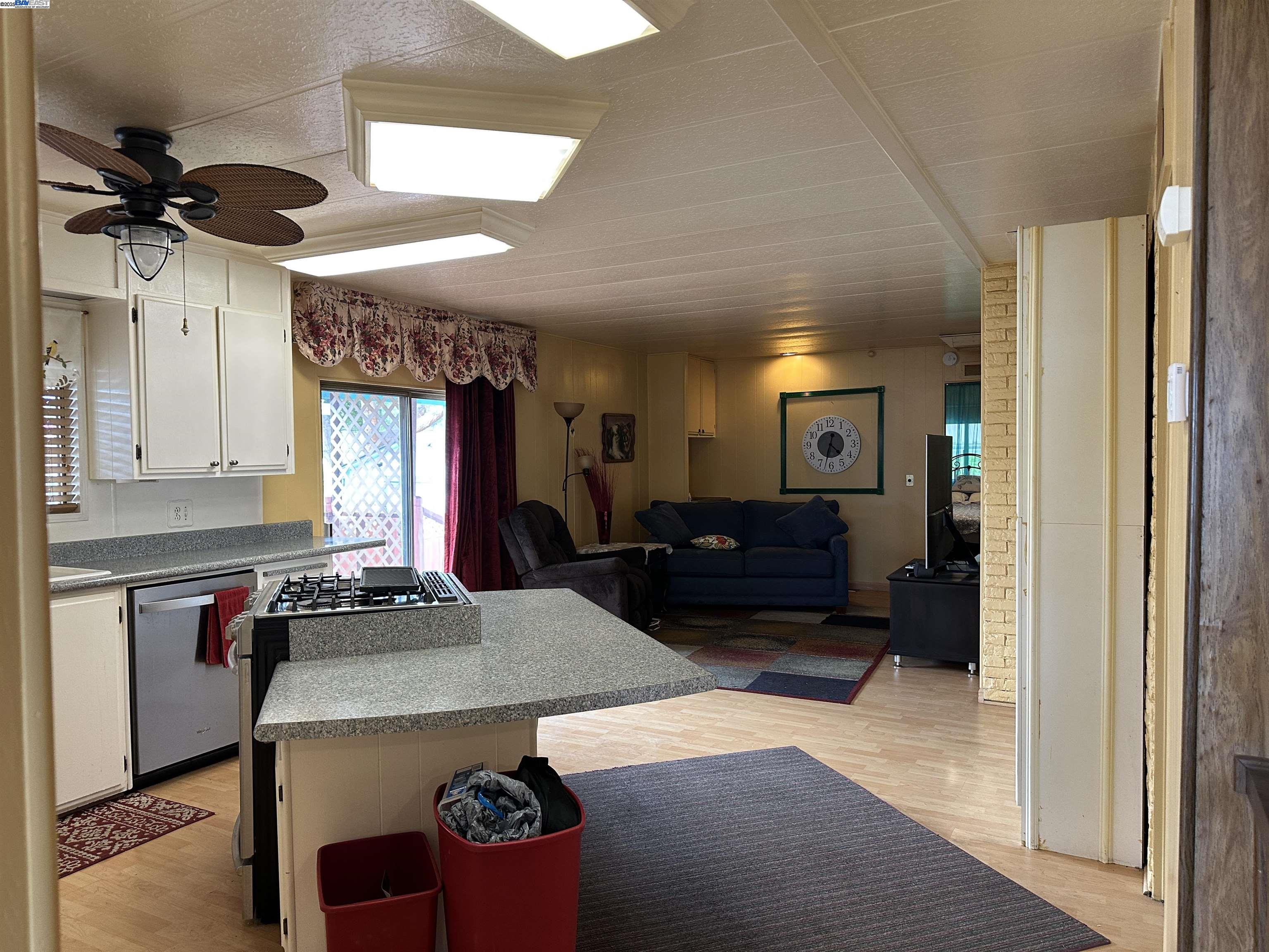 Detail Gallery Image 12 of 26 For 4141 Deep Creed Rd. #129,  Fremont,  CA 94555 - 2 Beds | 2 Baths