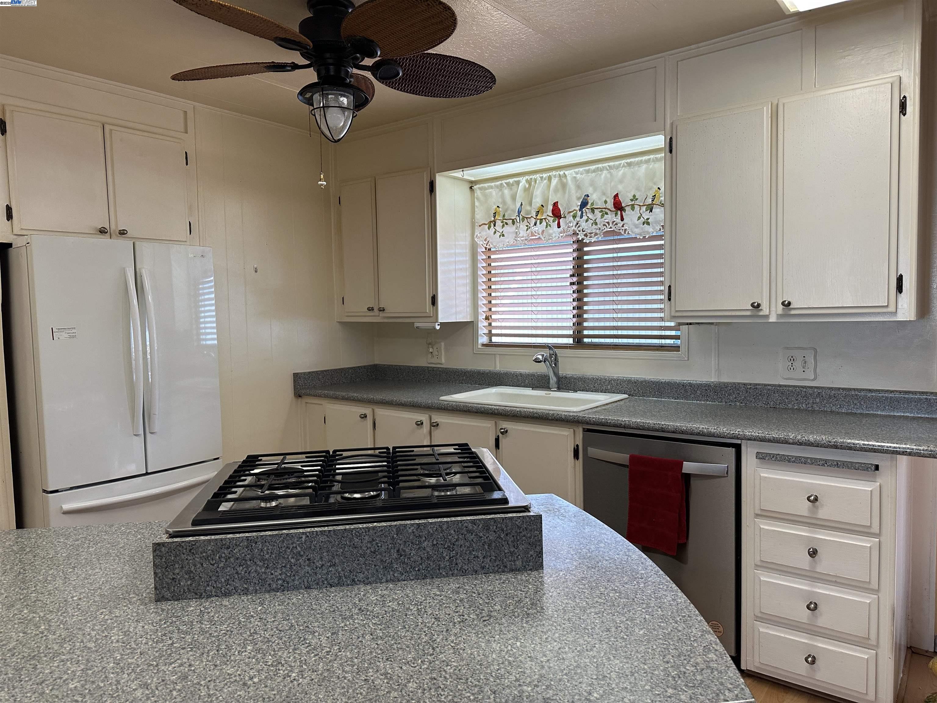Detail Gallery Image 14 of 26 For 4141 Deep Creed Rd. #129,  Fremont,  CA 94555 - 2 Beds | 2 Baths