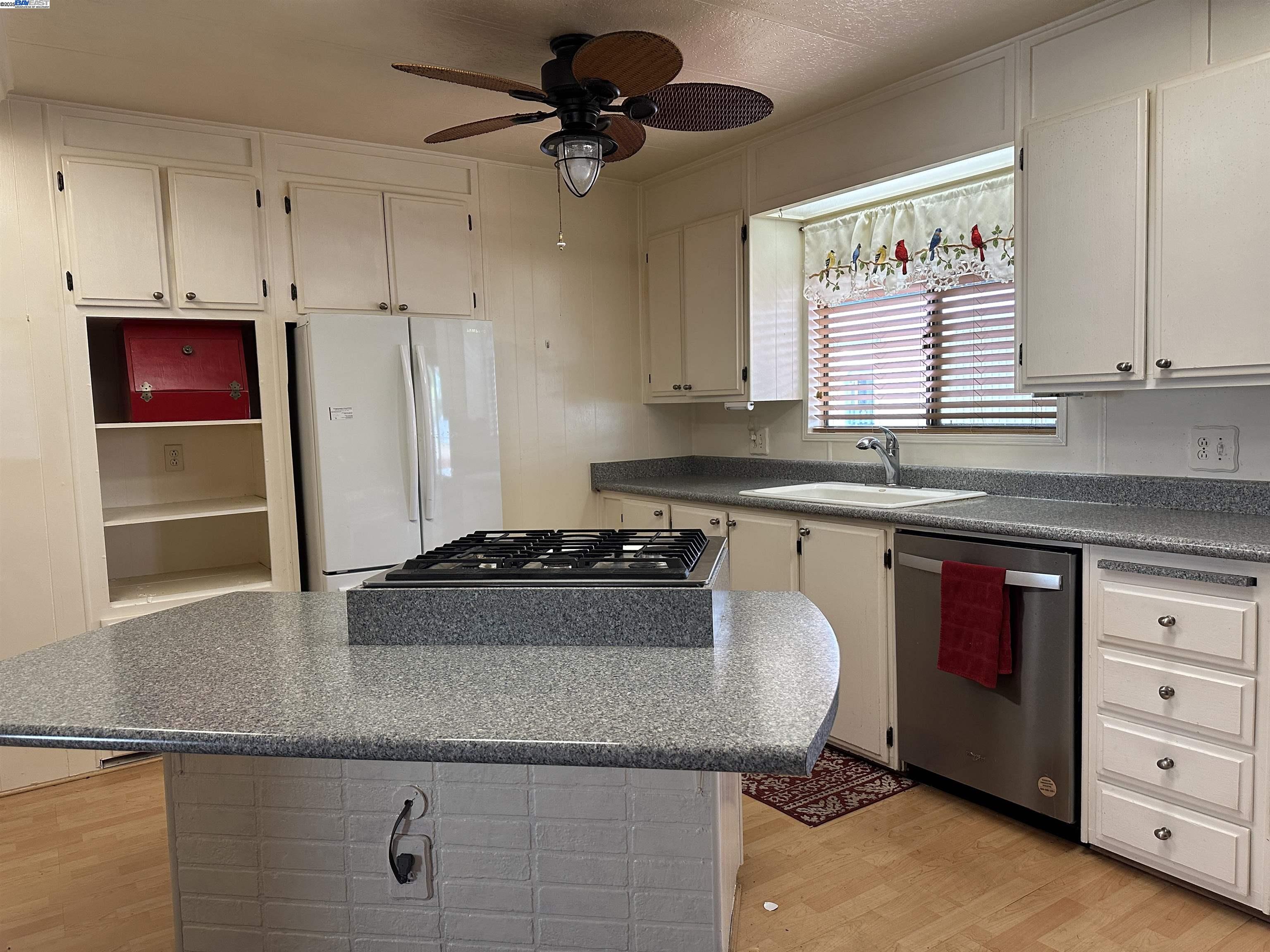 Detail Gallery Image 9 of 26 For 4141 Deep Creed Rd. #129,  Fremont,  CA 94555 - 2 Beds | 2 Baths