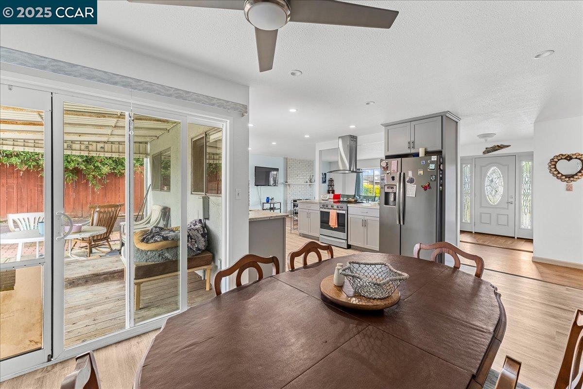 Detail Gallery Image 15 of 31 For 885 Tara Hills Dr, Pinole,  CA 94564 - 3 Beds | 2 Baths