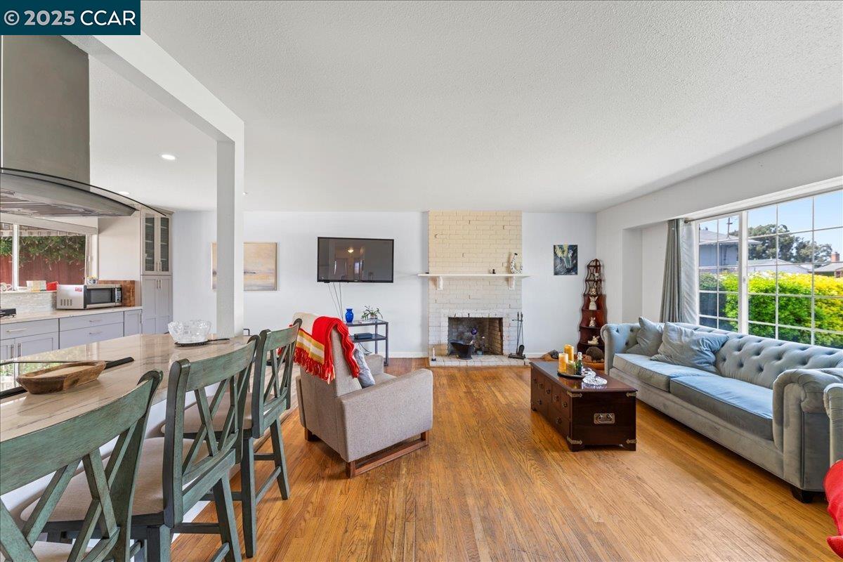 Detail Gallery Image 17 of 31 For 885 Tara Hills Dr, Pinole,  CA 94564 - 3 Beds | 2 Baths