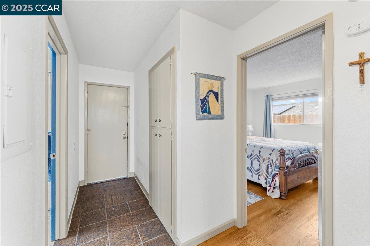 Detail Gallery Image 24 of 31 For 885 Tara Hills Dr, Pinole,  CA 94564 - 3 Beds | 2 Baths