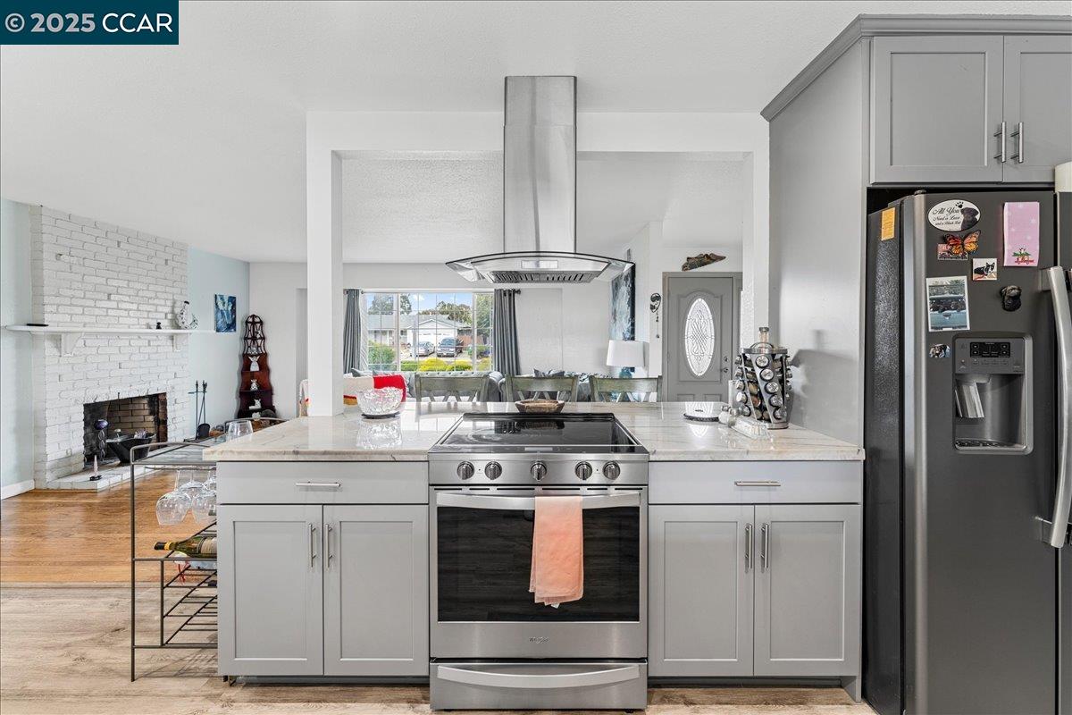 Detail Gallery Image 6 of 31 For 885 Tara Hills Dr, Pinole,  CA 94564 - 3 Beds | 2 Baths