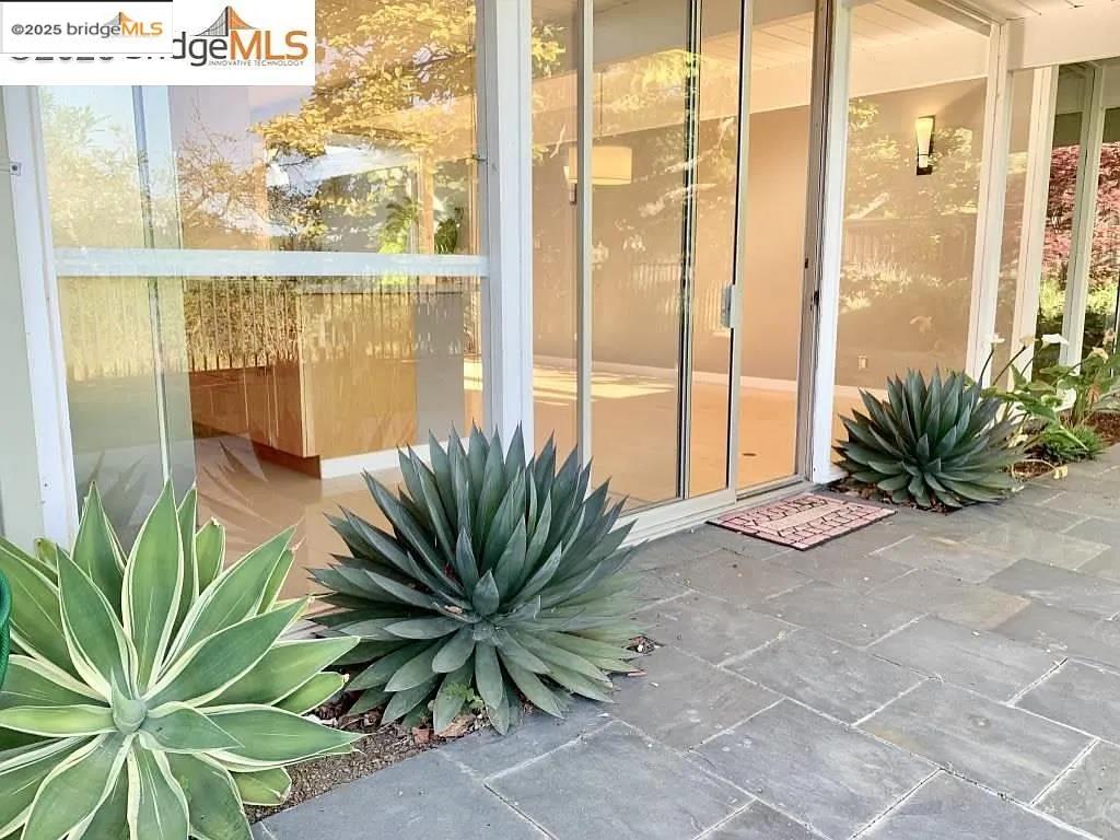 Detail Gallery Image 27 of 33 For 5559 Greenridge Rd, Castro Valley,  CA 94552 - 4 Beds | 2 Baths