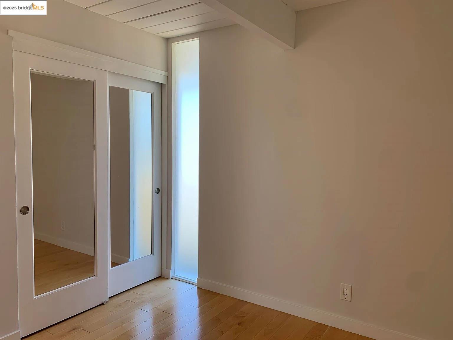Detail Gallery Image 7 of 33 For 5559 Greenridge Rd, Castro Valley,  CA 94552 - 4 Beds | 2 Baths