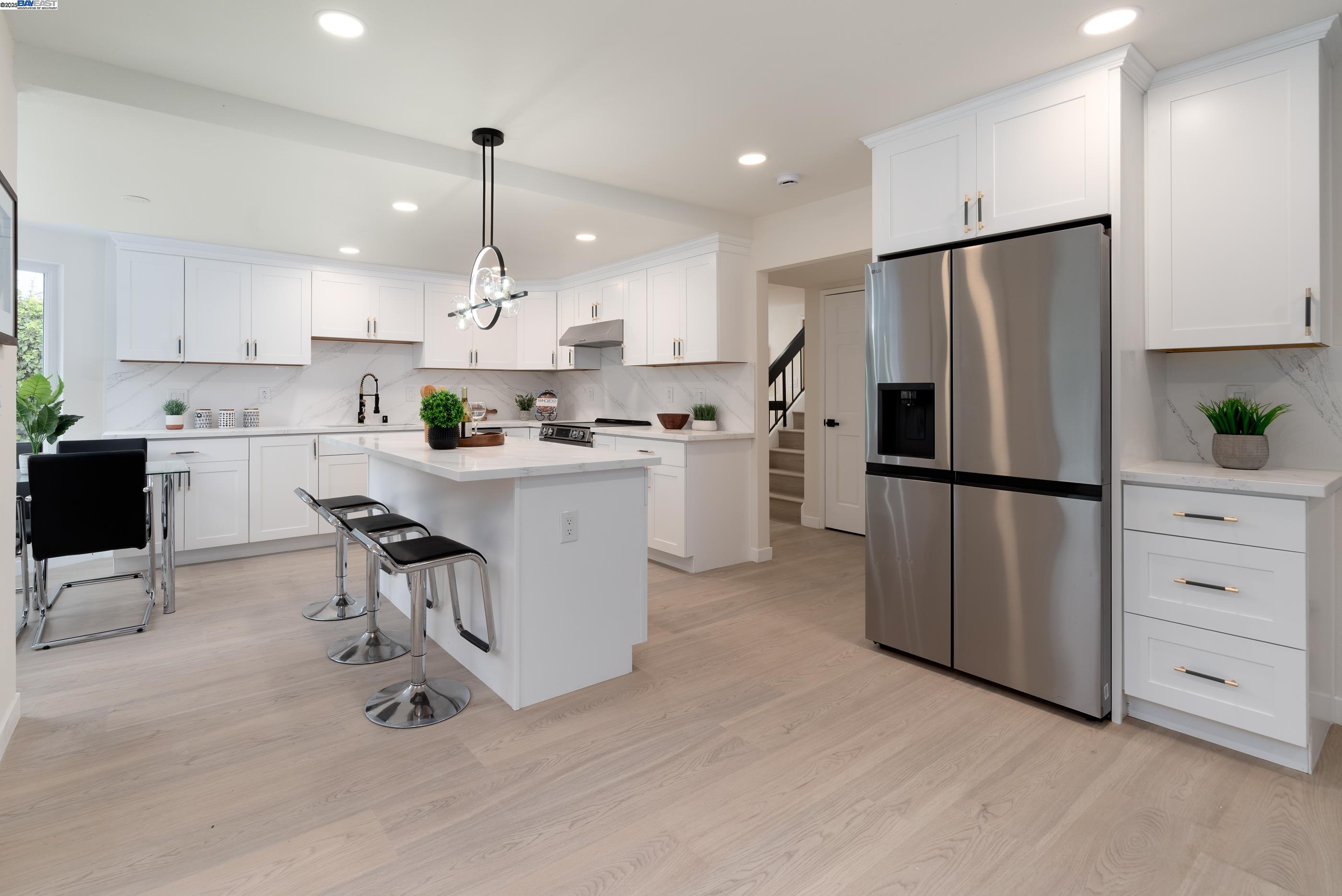 Detail Gallery Image 11 of 49 For 5657 Shadow Ridge Dr, Castro Valley,  CA 94552 - 4 Beds | 2/1 Baths