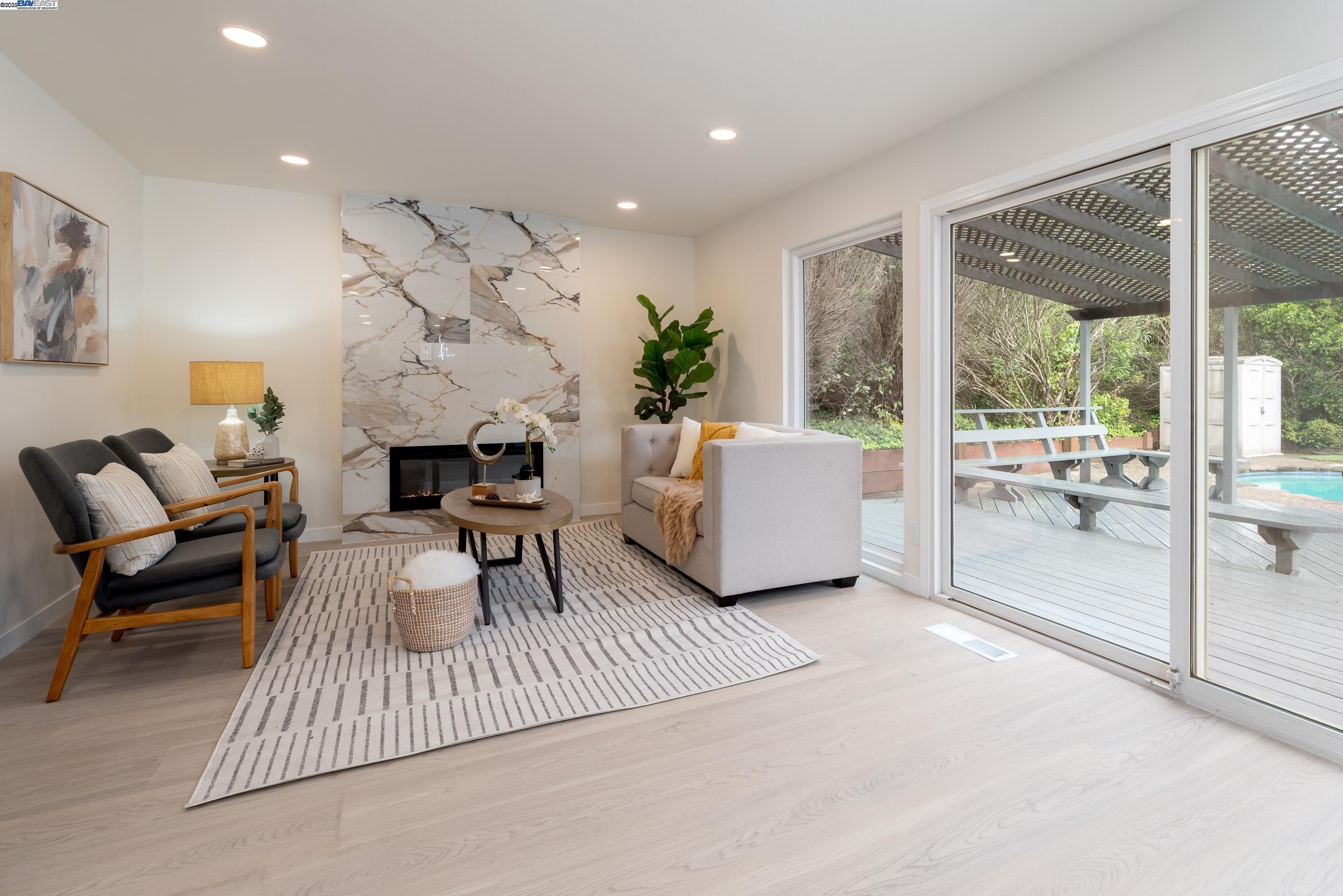 Detail Gallery Image 19 of 49 For 5657 Shadow Ridge Dr, Castro Valley,  CA 94552 - 4 Beds | 2/1 Baths