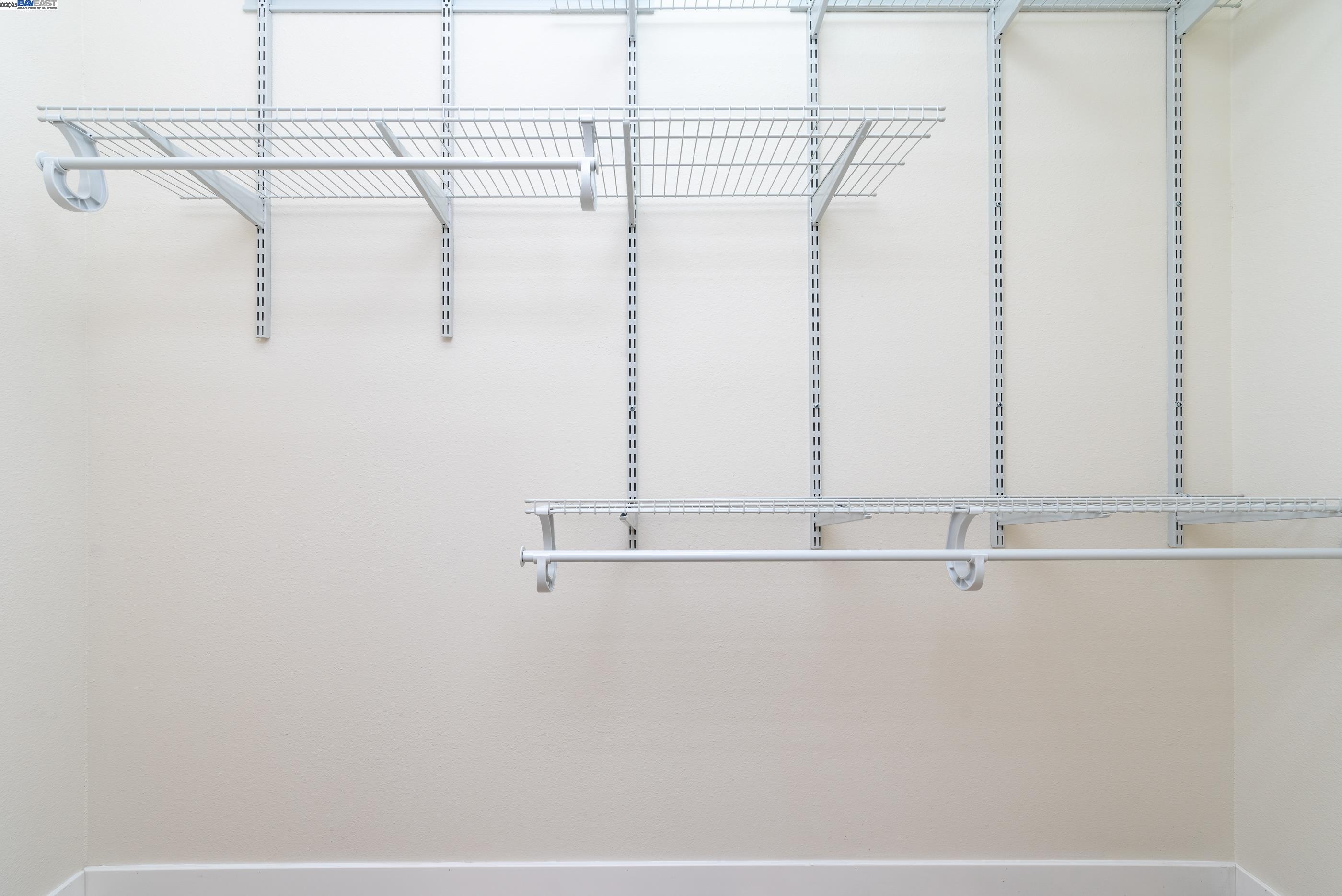 Detail Gallery Image 30 of 49 For 5657 Shadow Ridge Dr, Castro Valley,  CA 94552 - 4 Beds | 2/1 Baths