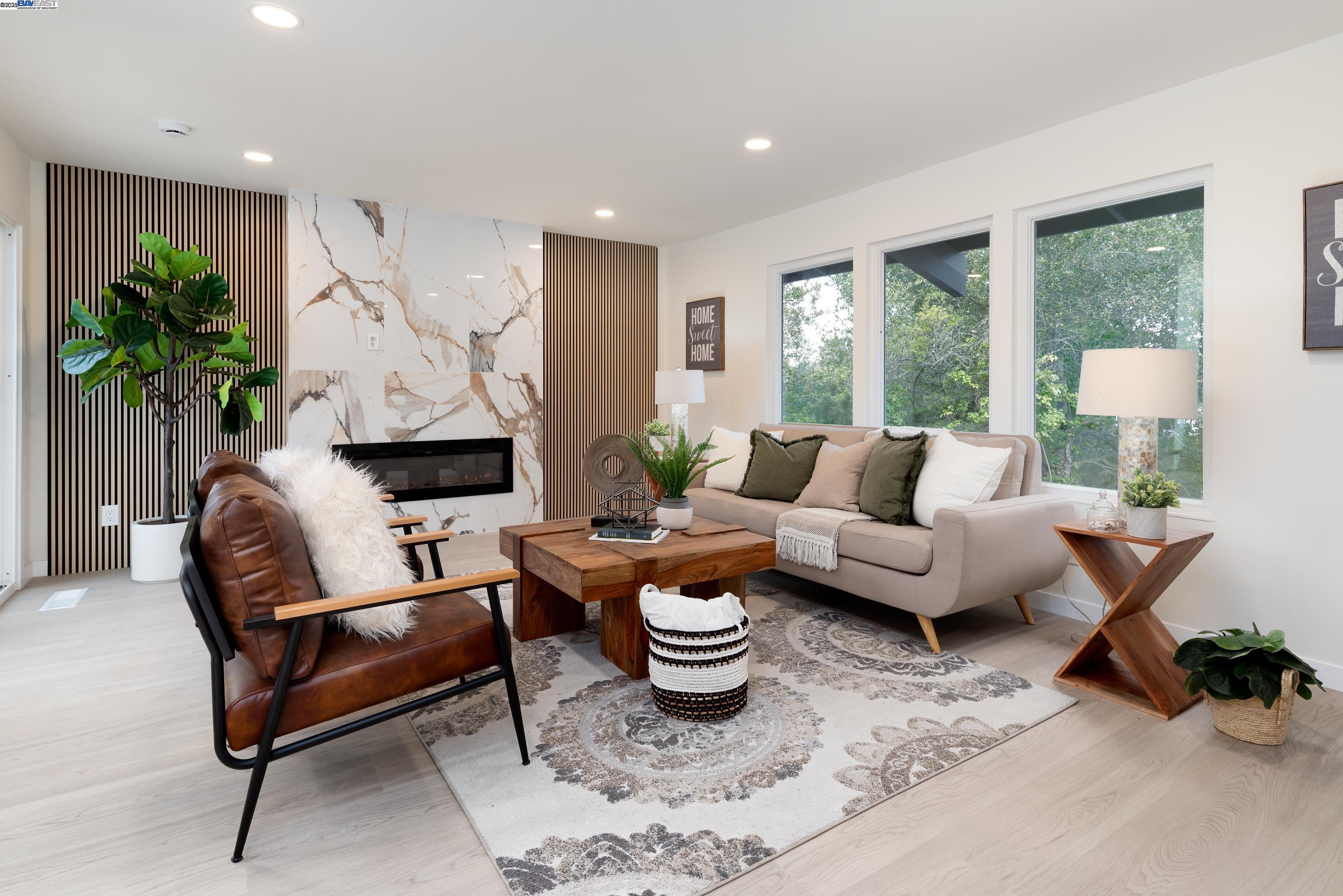Detail Gallery Image 4 of 49 For 5657 Shadow Ridge Dr, Castro Valley,  CA 94552 - 4 Beds | 2/1 Baths